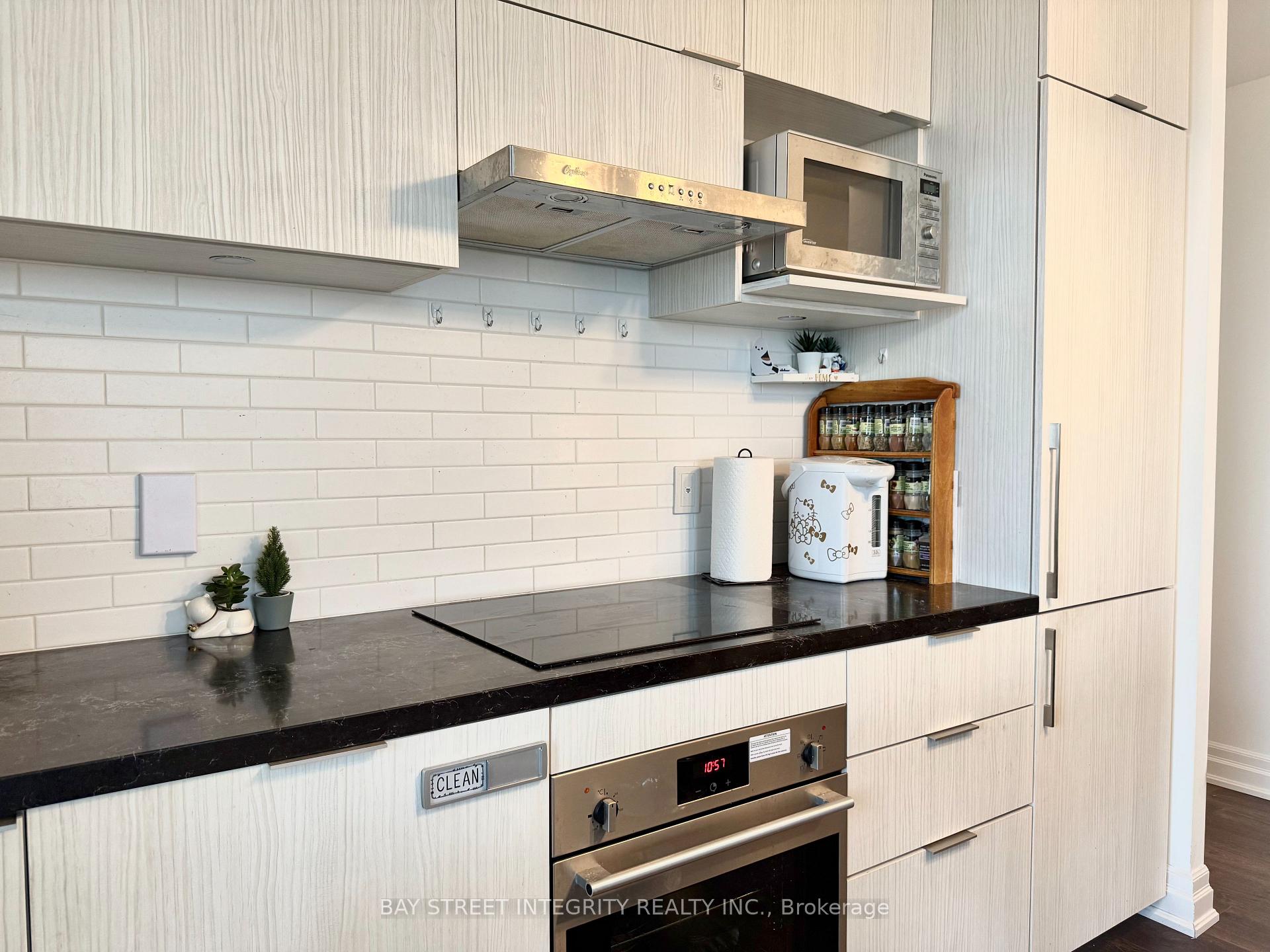 Photo 5 of Unit 906B, 8 Rough Valley Drive W, Markham, German Mills — HOMEH