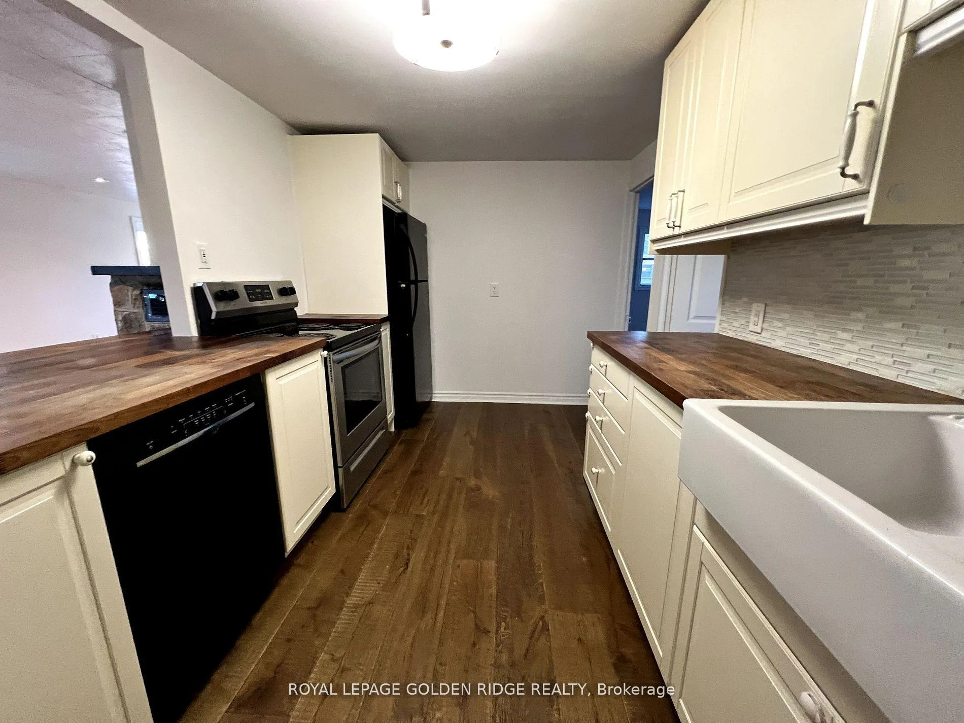 Photo 4 of 367 Hollywood Drive N, Georgina, Keswick South — HOMEH