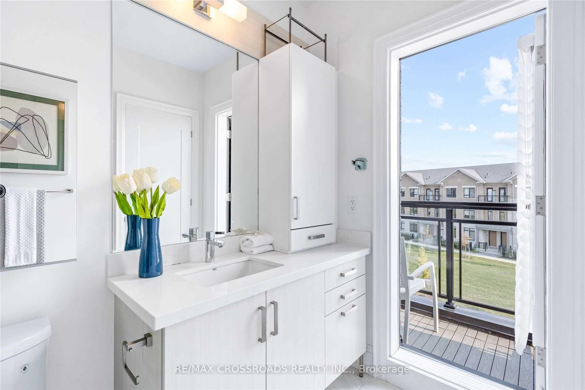Photo 16 of 10 Active Road, Markham, Commerce Valley — HOMEH