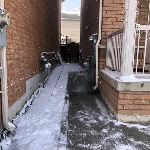 Photo 3 of Unit Basement, 29 Portstewart Crescent, Brampton, Credit Valley — HOMEH