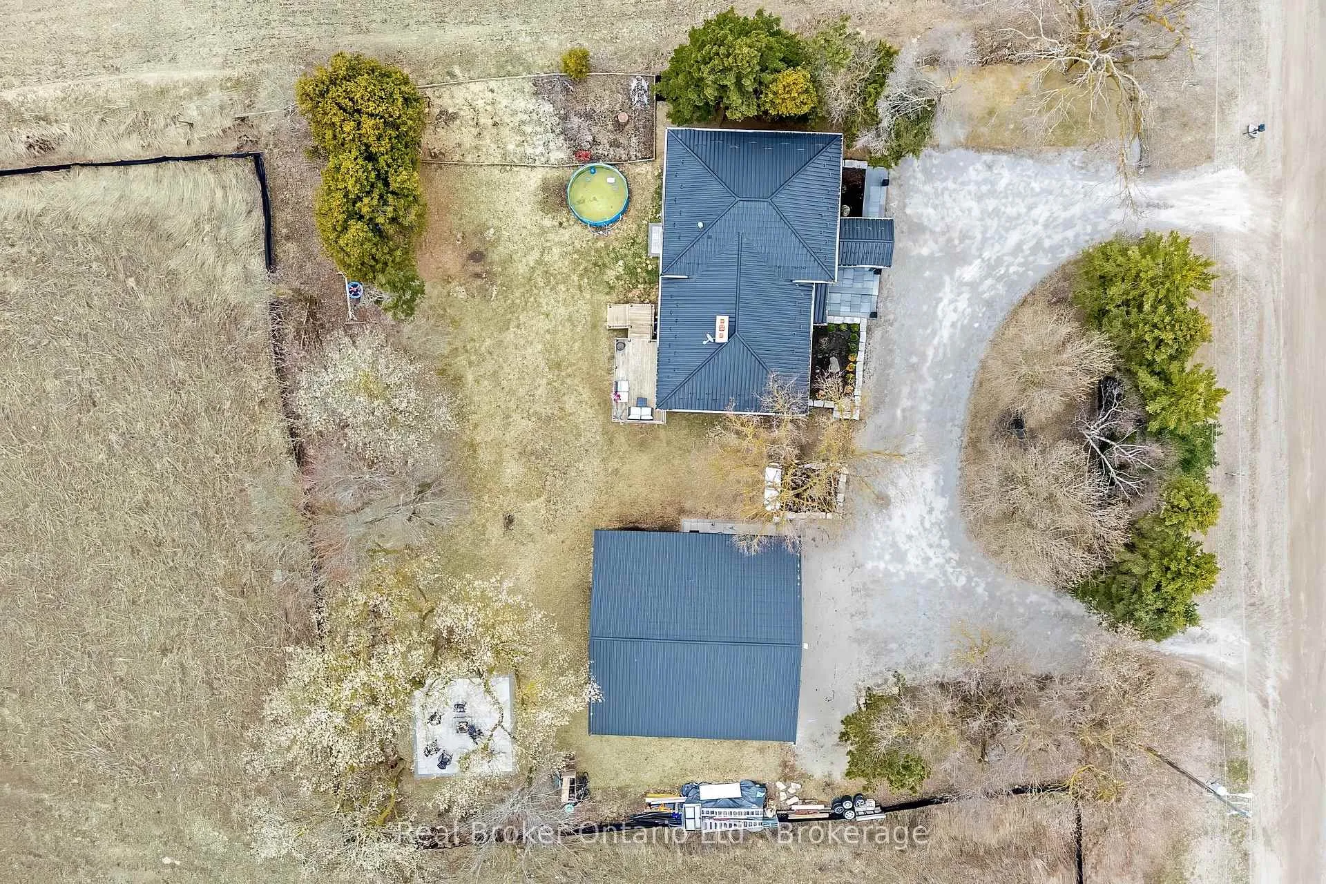 Photo 2 of 5938 Trafalgar Road, Erin, Rural Erin — HOMEH
