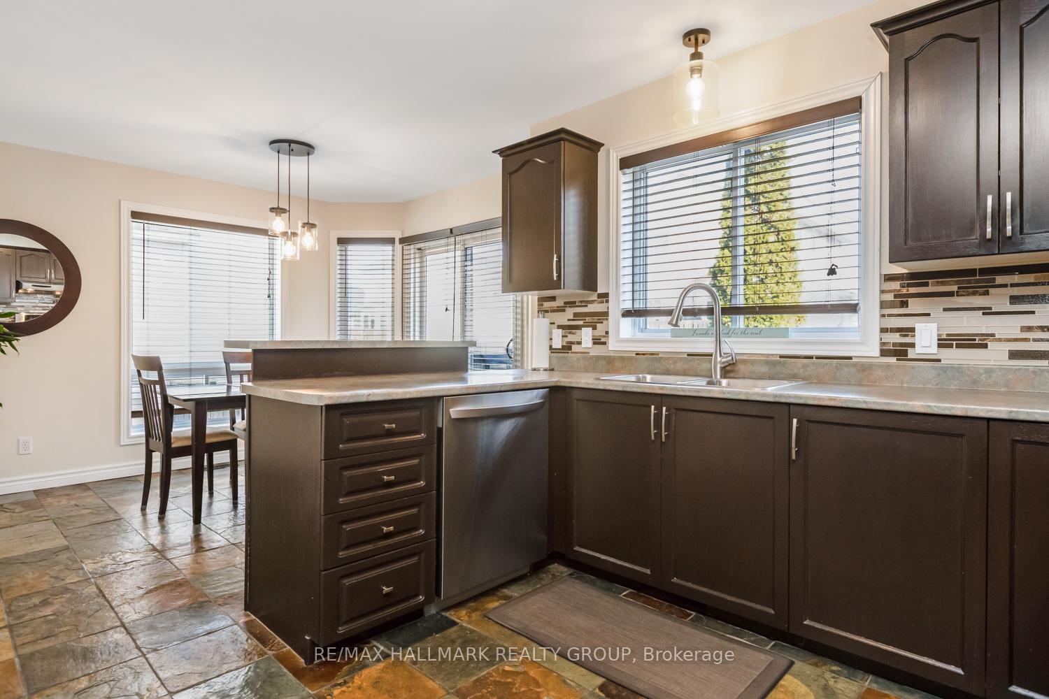 Photo 12 of 531 Joseph Street, Carleton Place — HOMEH