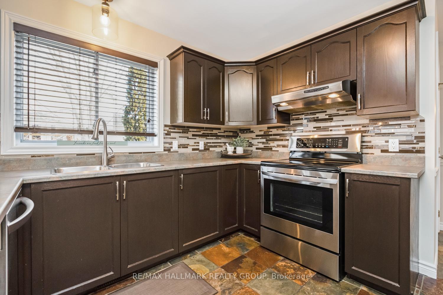 Photo 13 of 531 Joseph Street, Carleton Place — HOMEH