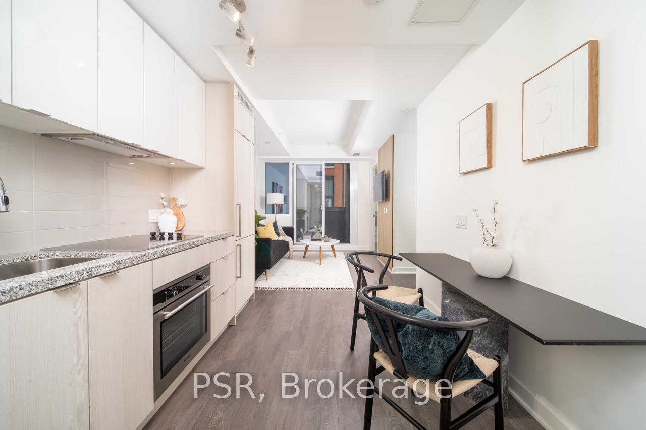 Photo 6 of Unit 718, 115 Blue Jays Way, Toronto, Waterfront Communities — HOMEH