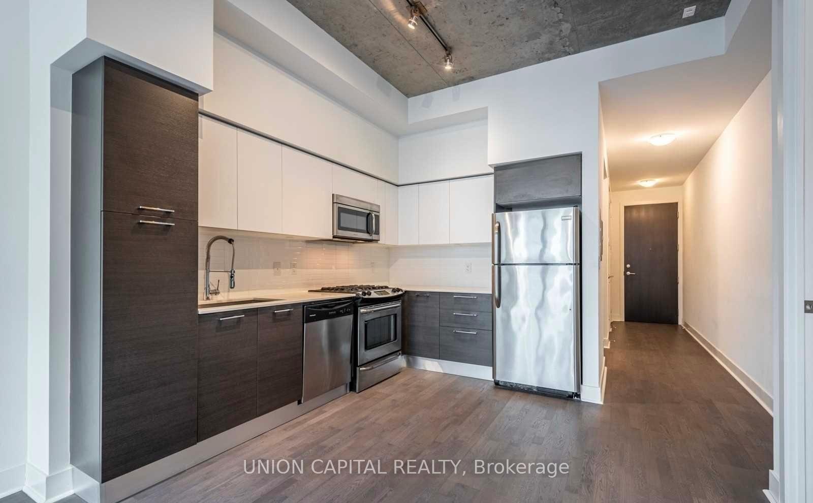 Photo 4 of Unit 816, 399 Adelaide Street W, Toronto, Waterfront Communities — HOMEH