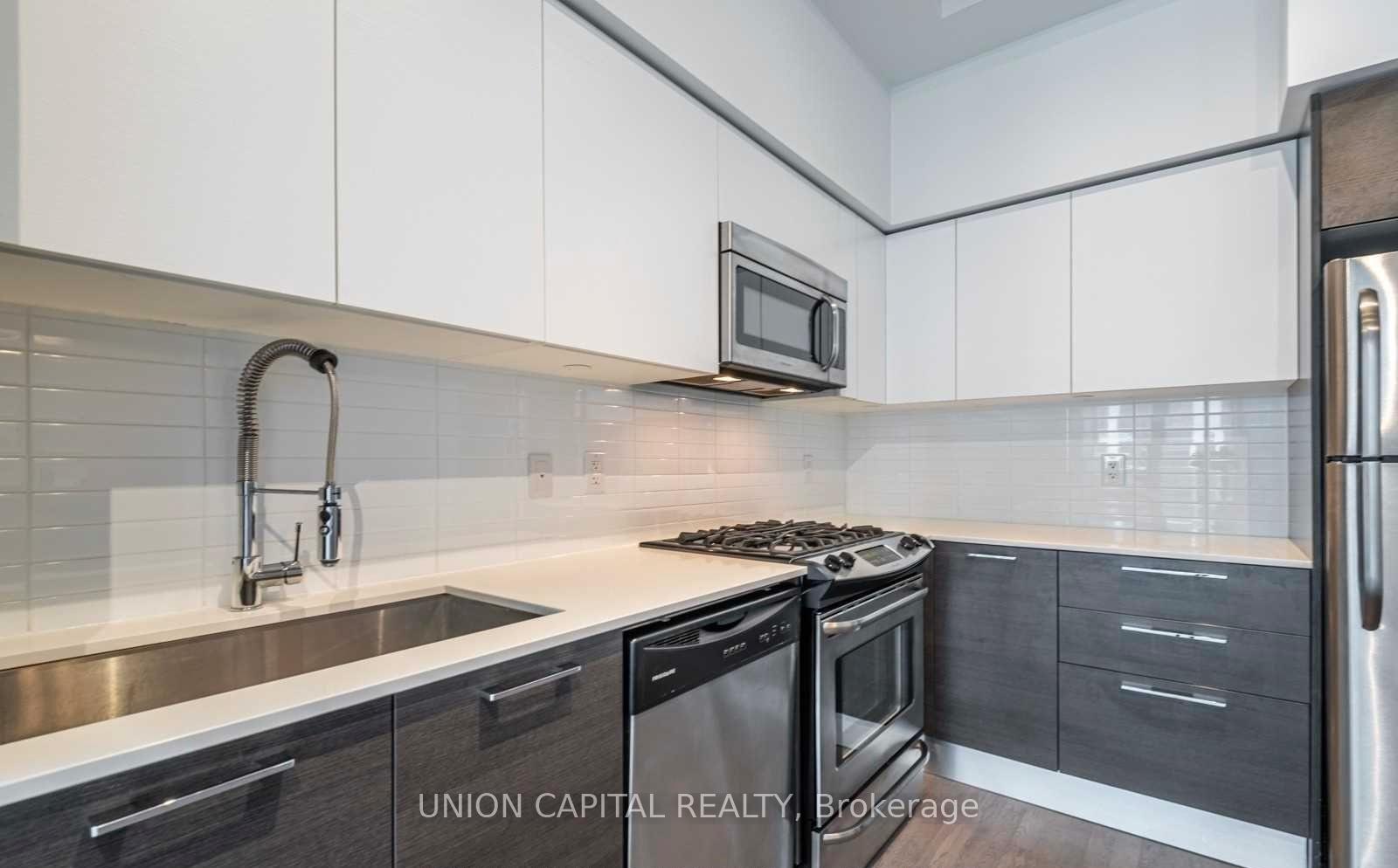 Photo 5 of Unit 816, 399 Adelaide Street W, Toronto, Waterfront Communities — HOMEH