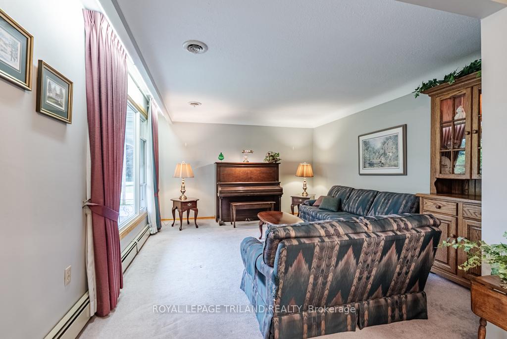 Photo 4 of 235 Union Street, Central Elgin, Belmont — HOMEH