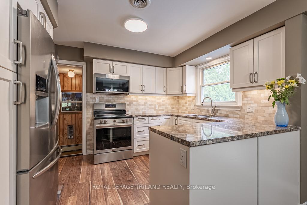 Photo 10 of 235 Union Street, Central Elgin, Belmont — HOMEH