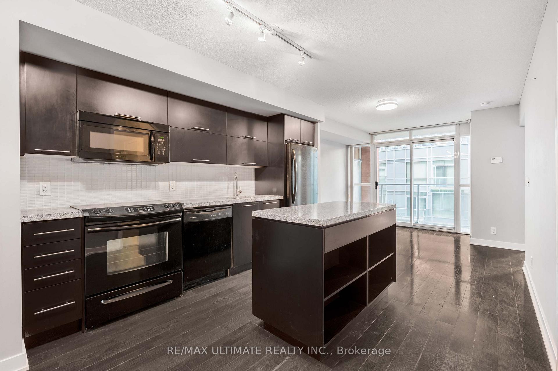 Photo 1 of Unit 615, 21 Nelson Street, Toronto, Waterfront Communities — HOMEH