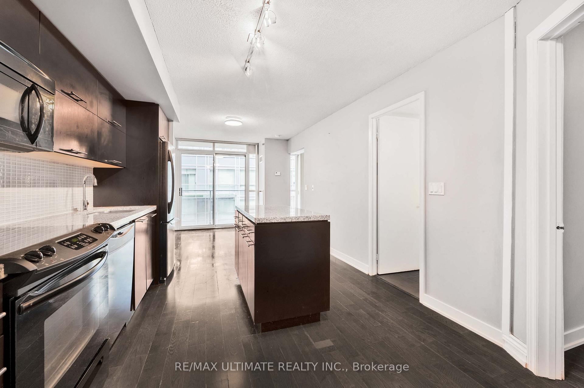 Photo 2 of Unit 615, 21 Nelson Street, Toronto, Waterfront Communities — HOMEH