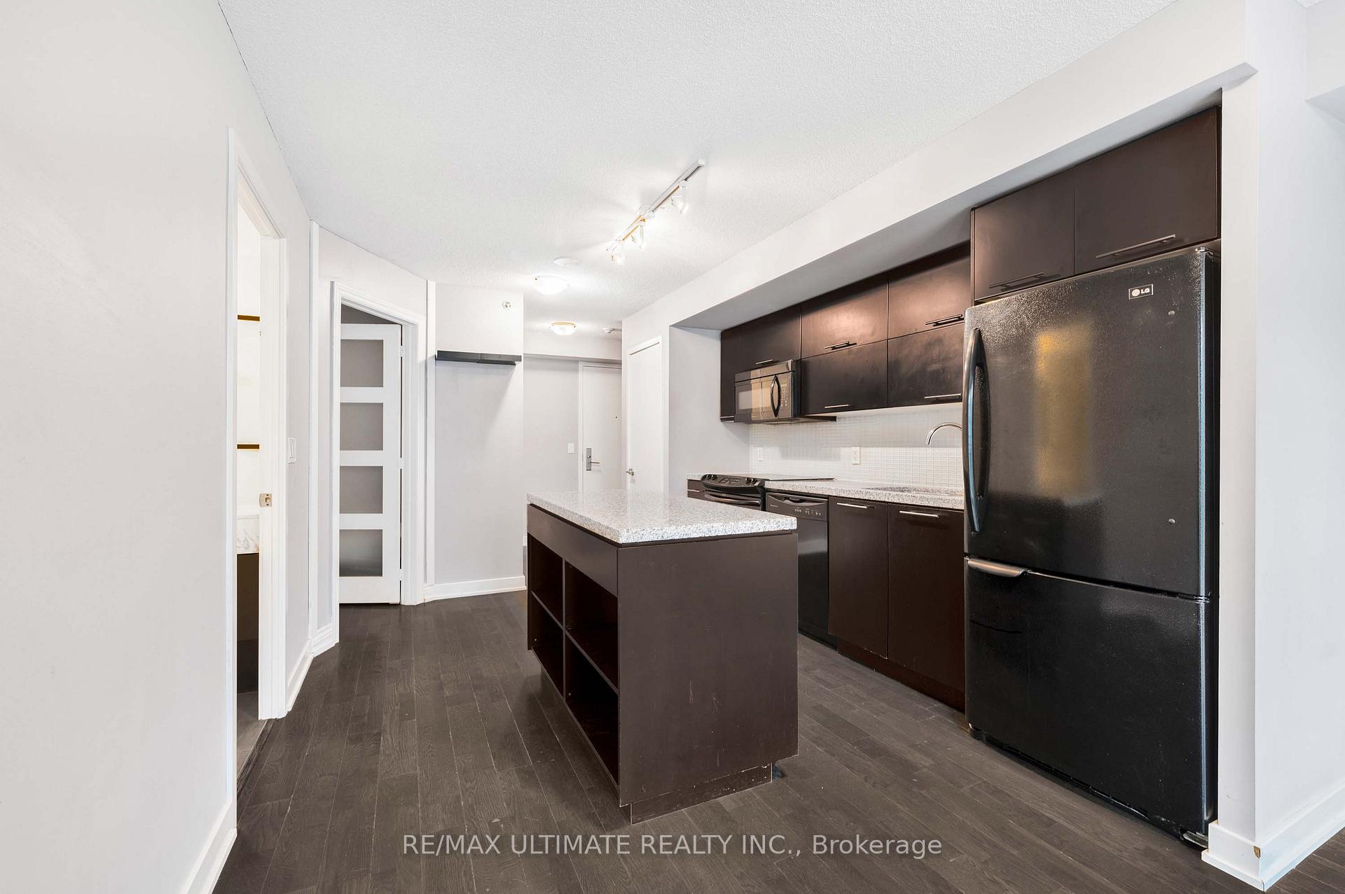 Photo 3 of Unit 615, 21 Nelson Street, Toronto, Waterfront Communities — HOMEH