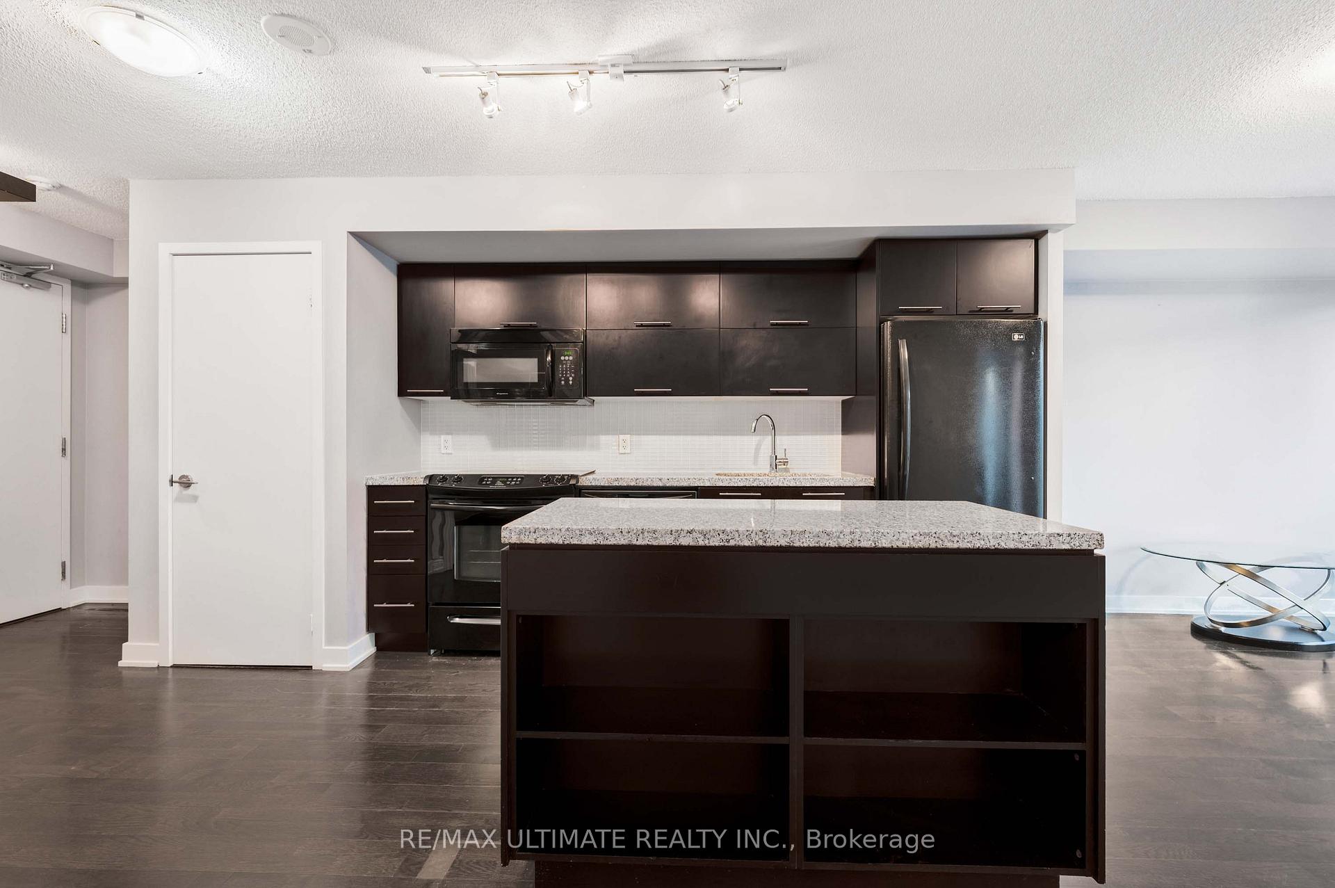 Photo 4 of Unit 615, 21 Nelson Street, Toronto, Waterfront Communities — HOMEH