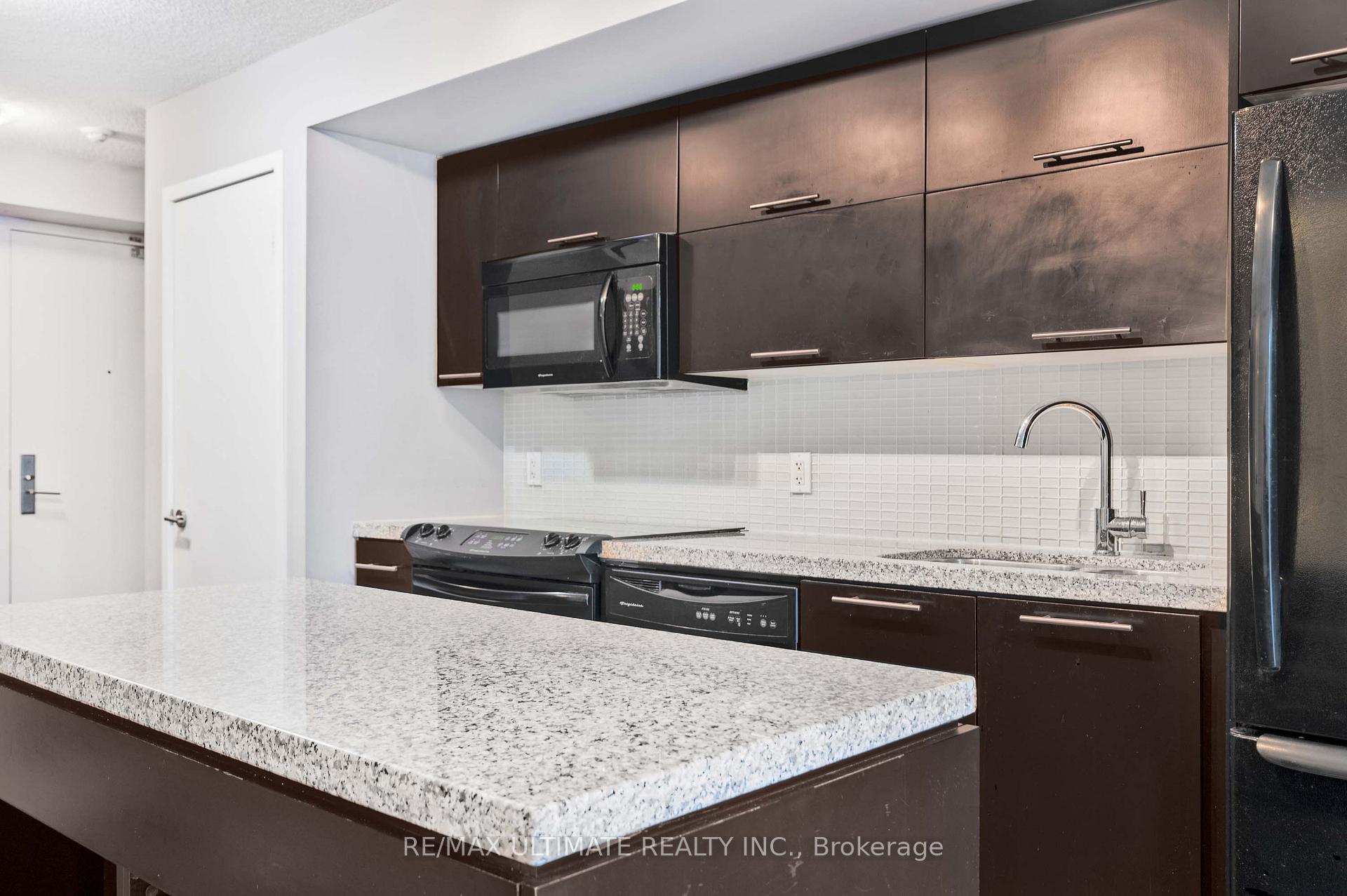 Photo 5 of Unit 615, 21 Nelson Street, Toronto, Waterfront Communities — HOMEH