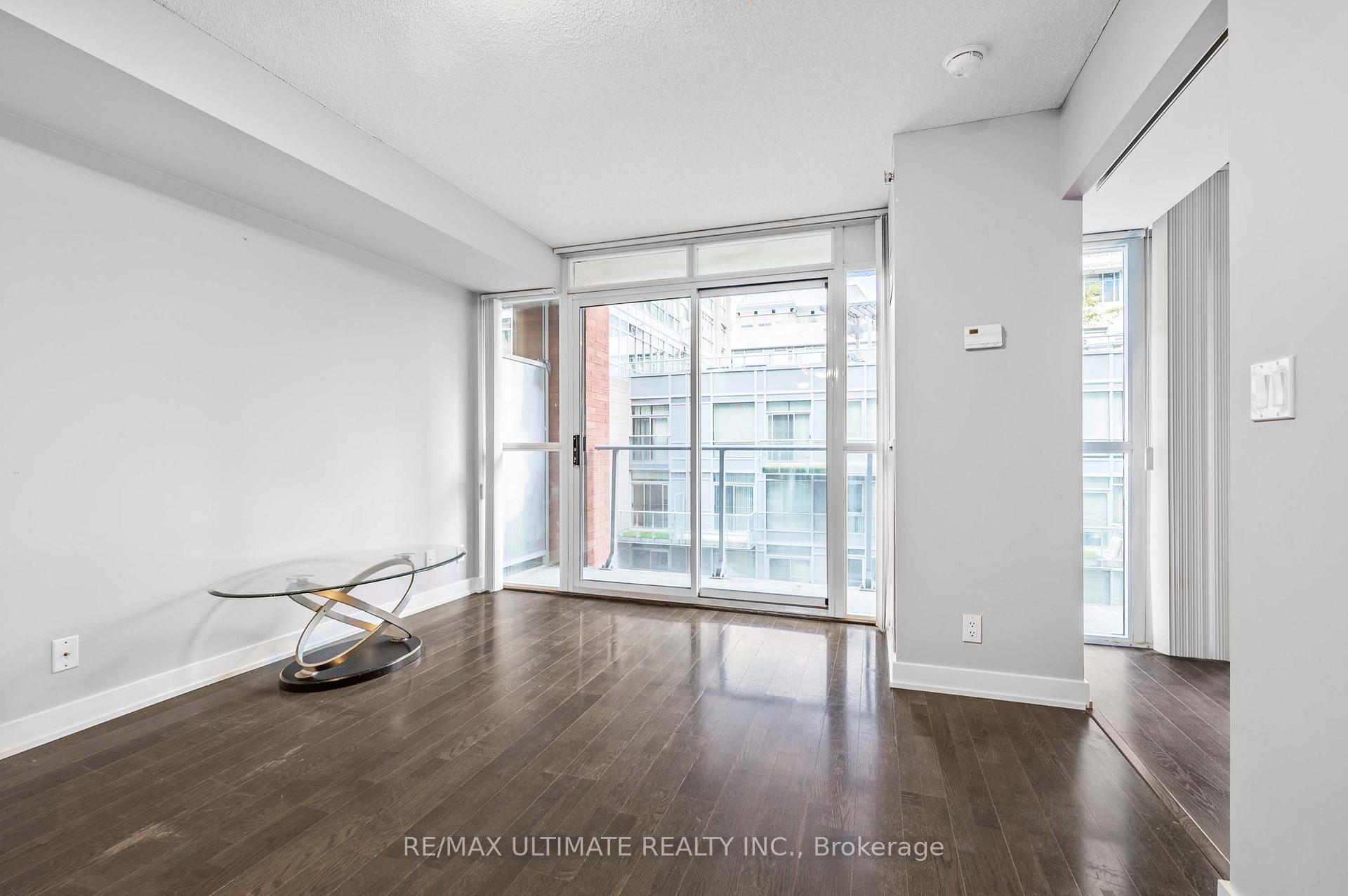Photo 9 of Unit 615, 21 Nelson Street, Toronto, Waterfront Communities — HOMEH