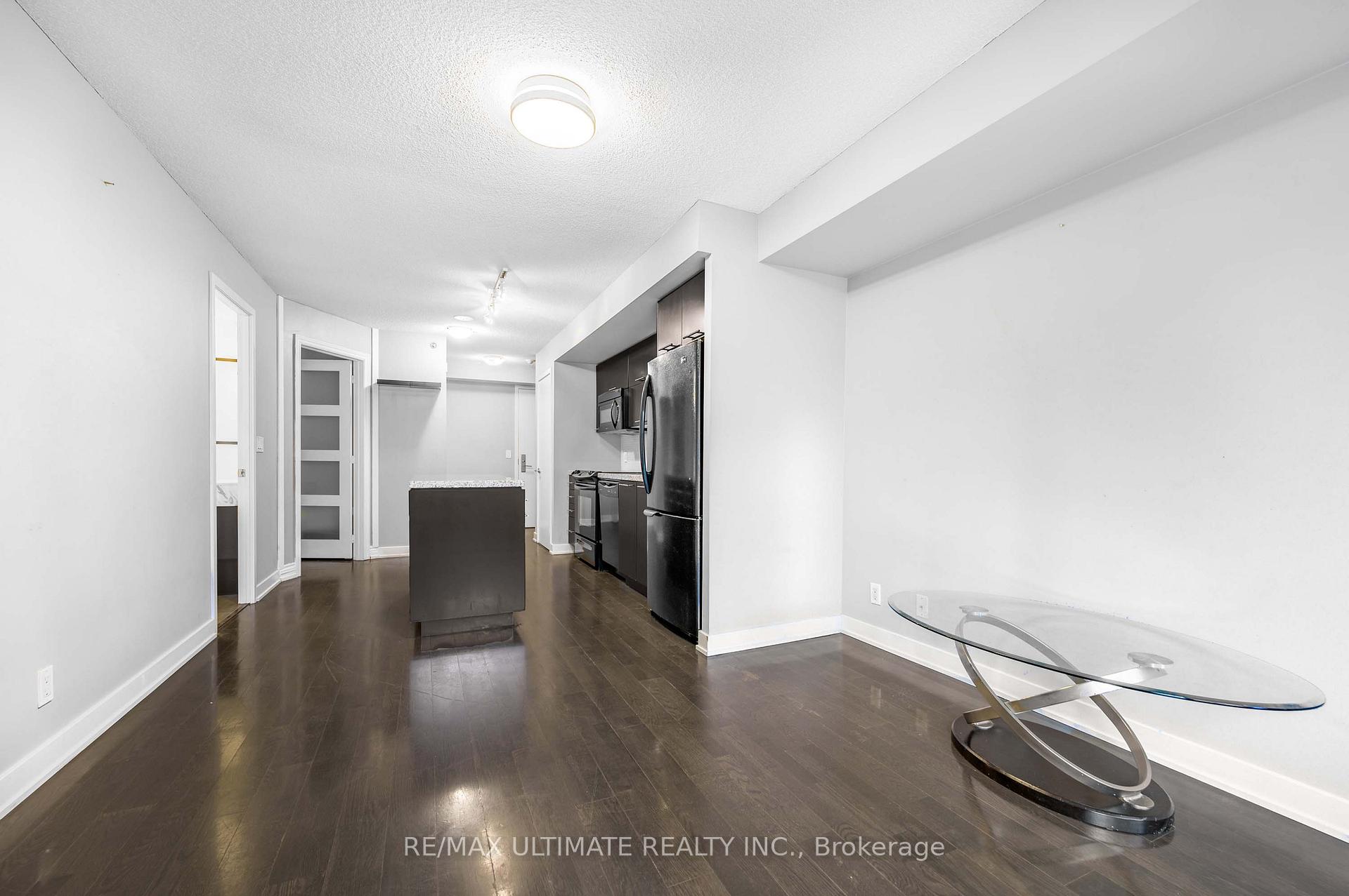 Photo 10 of Unit 615, 21 Nelson Street, Toronto, Waterfront Communities — HOMEH