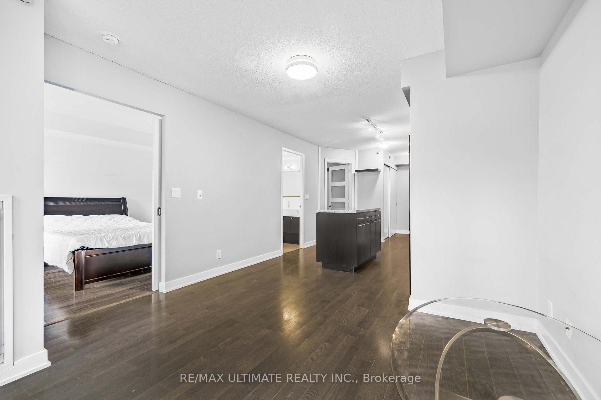 Photo 11 of Unit 615, 21 Nelson Street, Toronto, Waterfront Communities — HOMEH