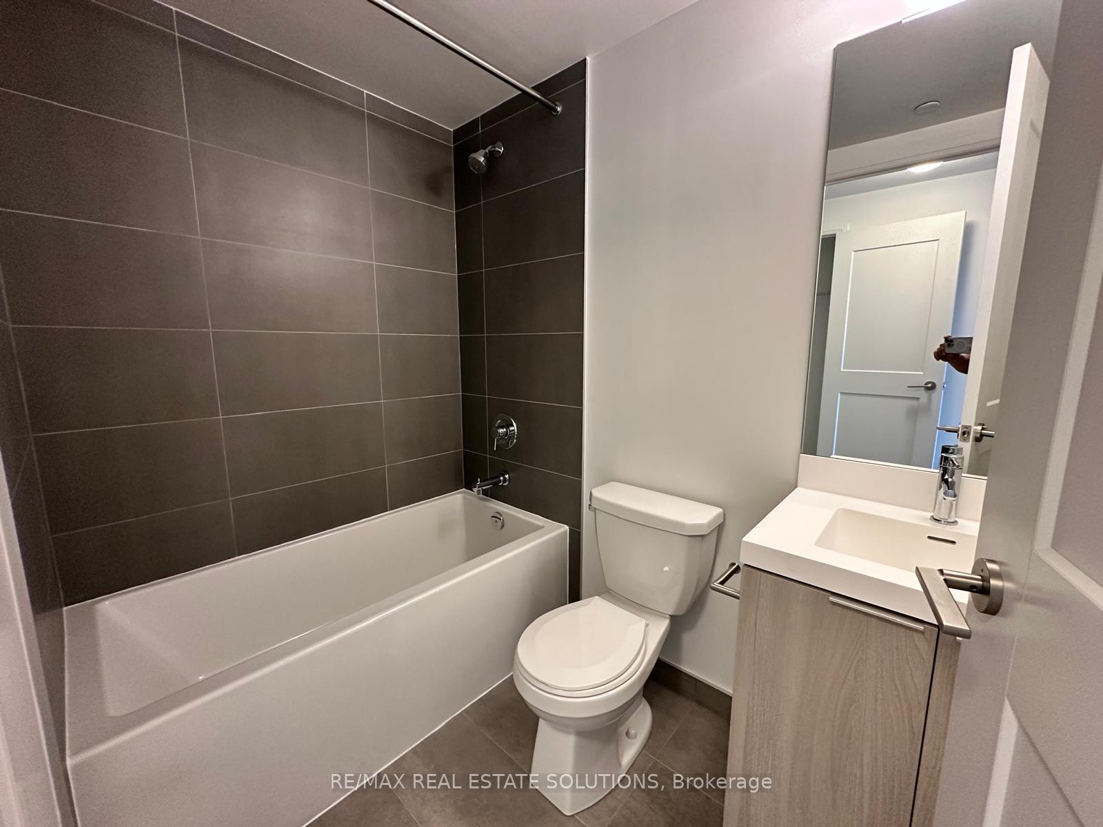 Photo 12 of Unit 4026, 28 Widmer Street, Toronto, Waterfront Communities — HOMEH
