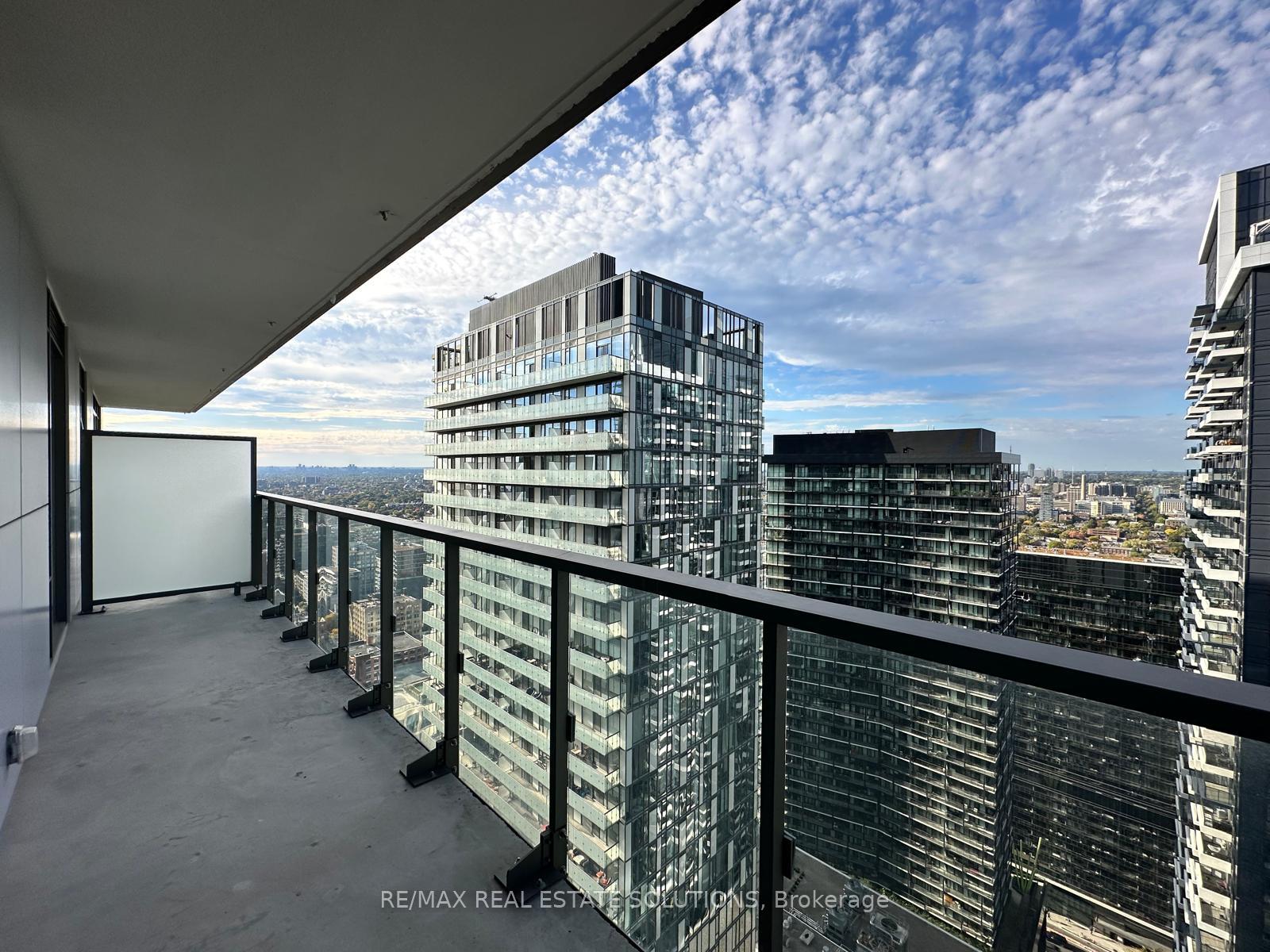 Photo 15 of Unit 4026, 28 Widmer Street, Toronto, Waterfront Communities — HOMEH