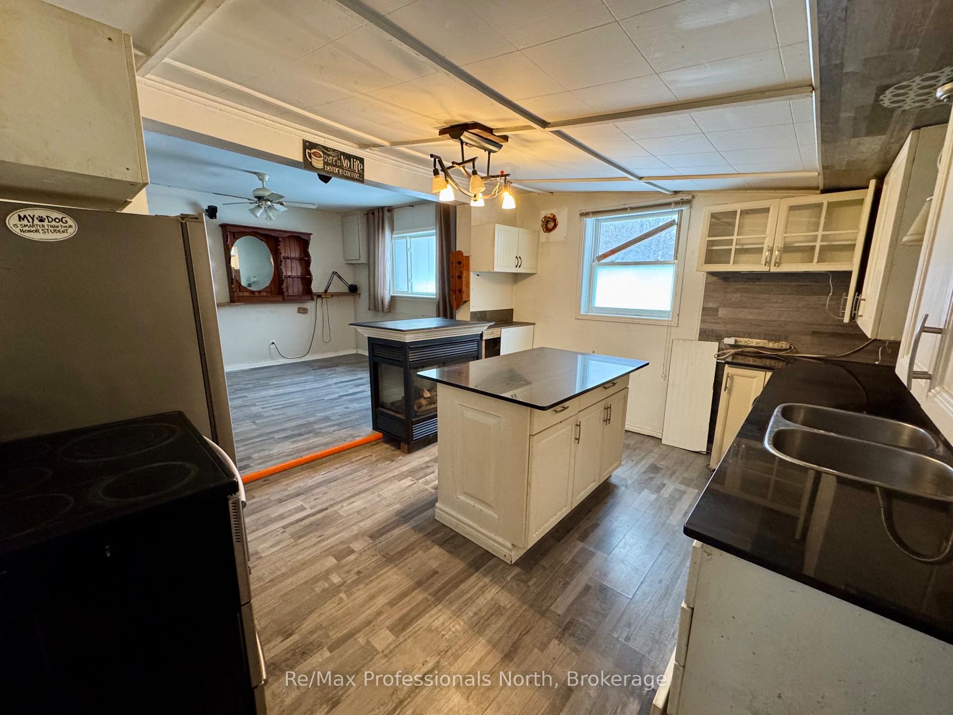 Photo 4 of 360 Muskoka Beach Road, Gravenhurst, Muskoka (S) — HOMEH