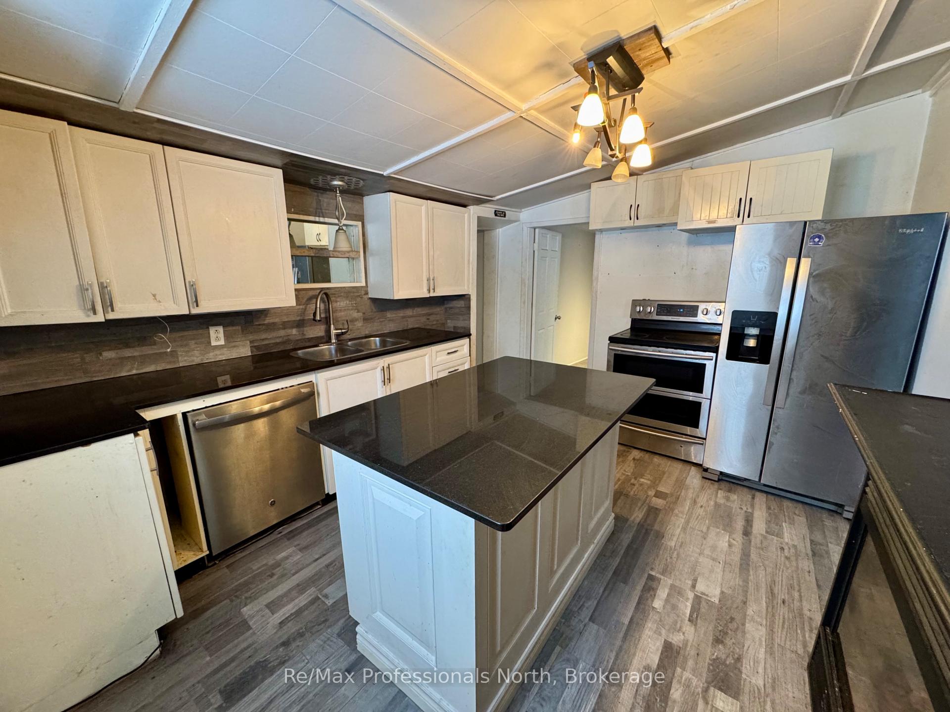 Photo 8 of 360 Muskoka Beach Road, Gravenhurst, Muskoka (S) — HOMEH