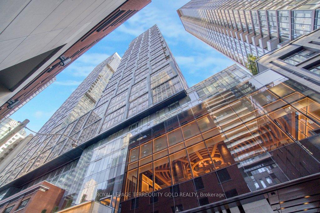 Front of Unit 2312, 35 Mercer Street