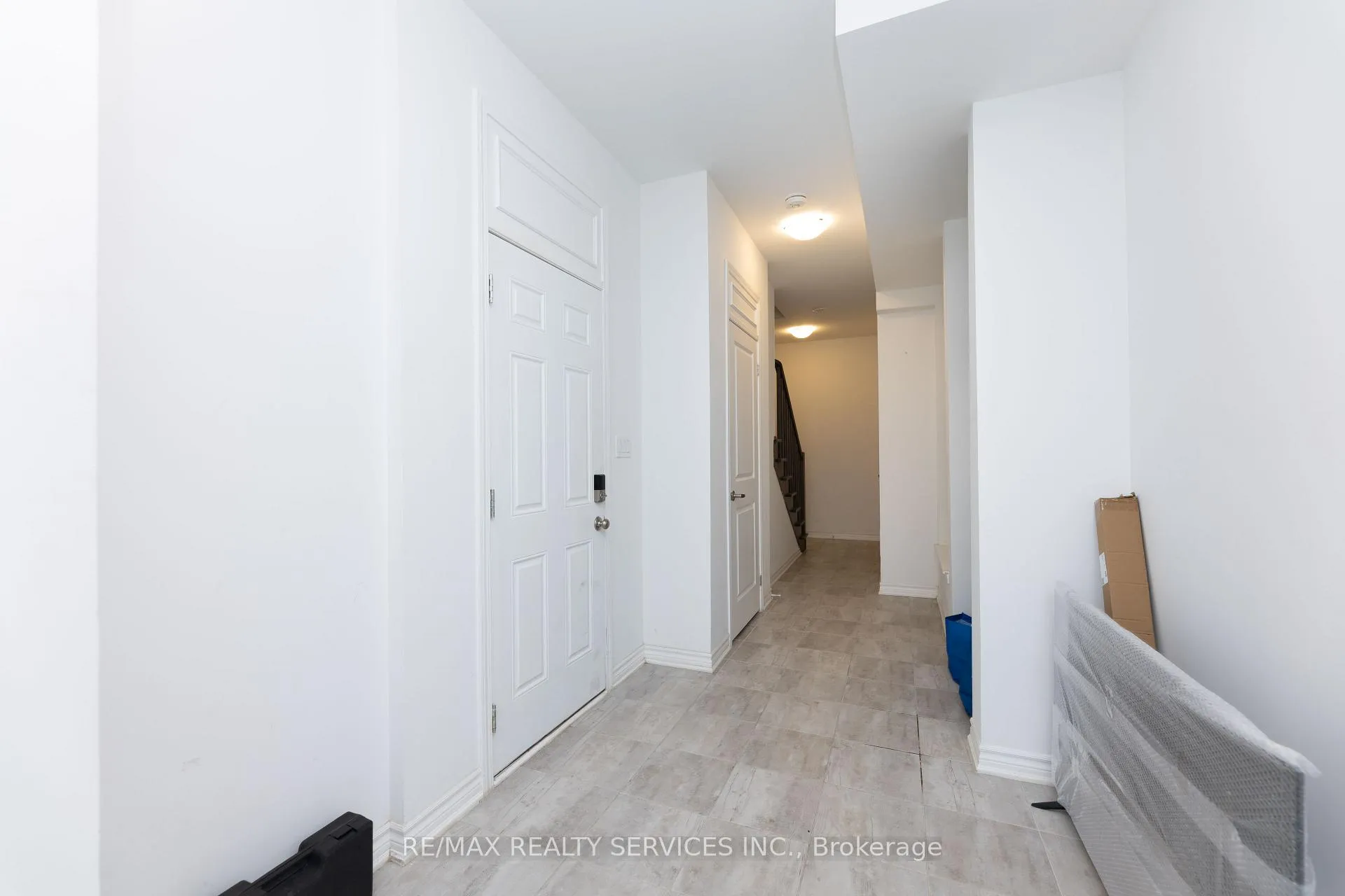 Photo 7 of 29 Keppel Circle, Brampton, Northwest Brampton — HOMEH
