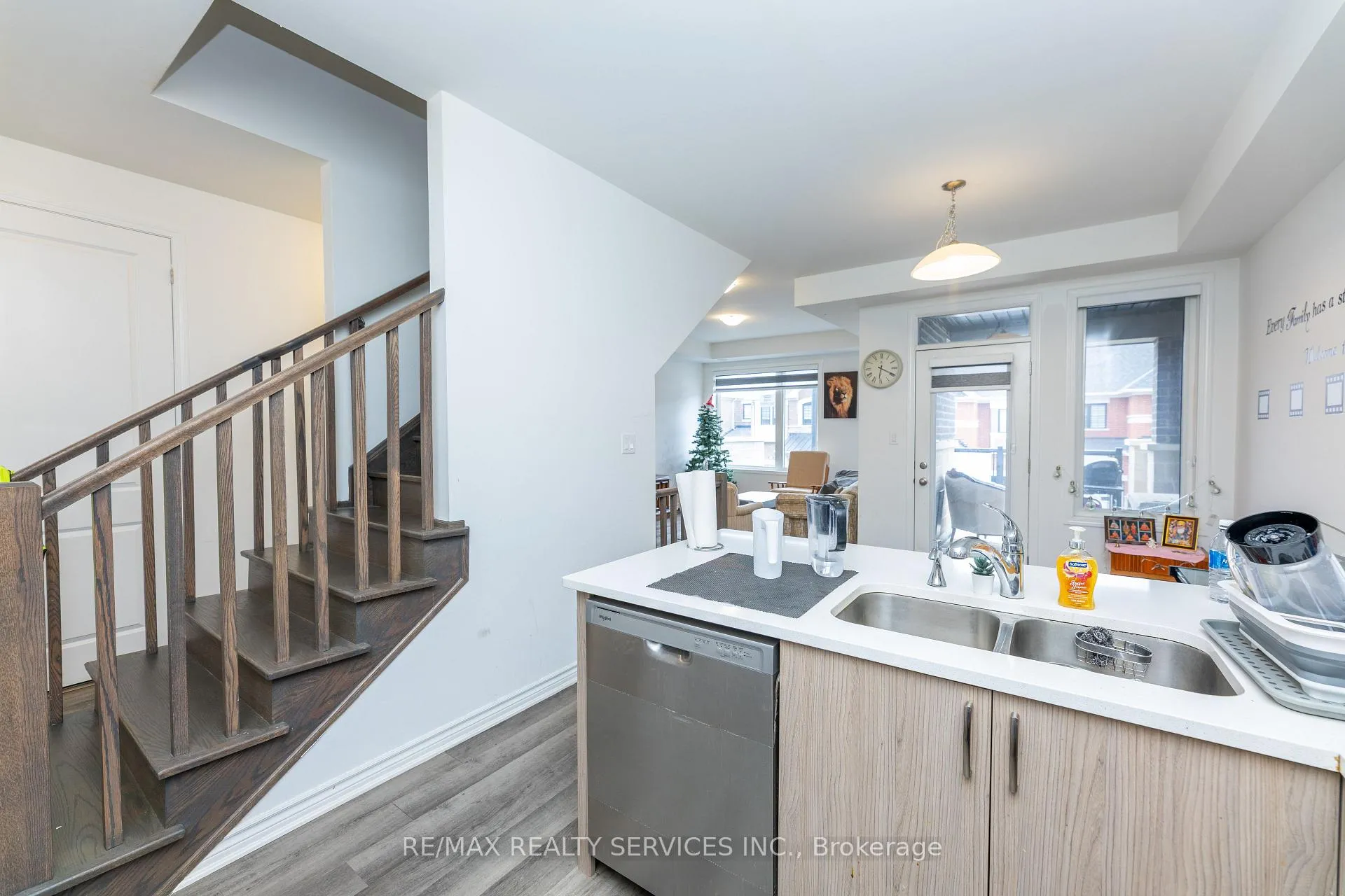 Photo 16 of 29 Keppel Circle, Brampton, Northwest Brampton — HOMEH