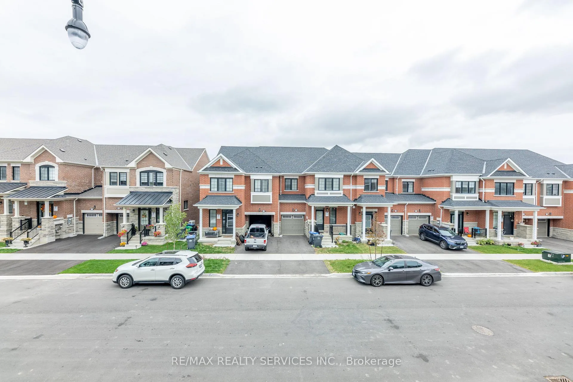 Photo 23 of 29 Keppel Circle, Brampton, Northwest Brampton — HOMEH