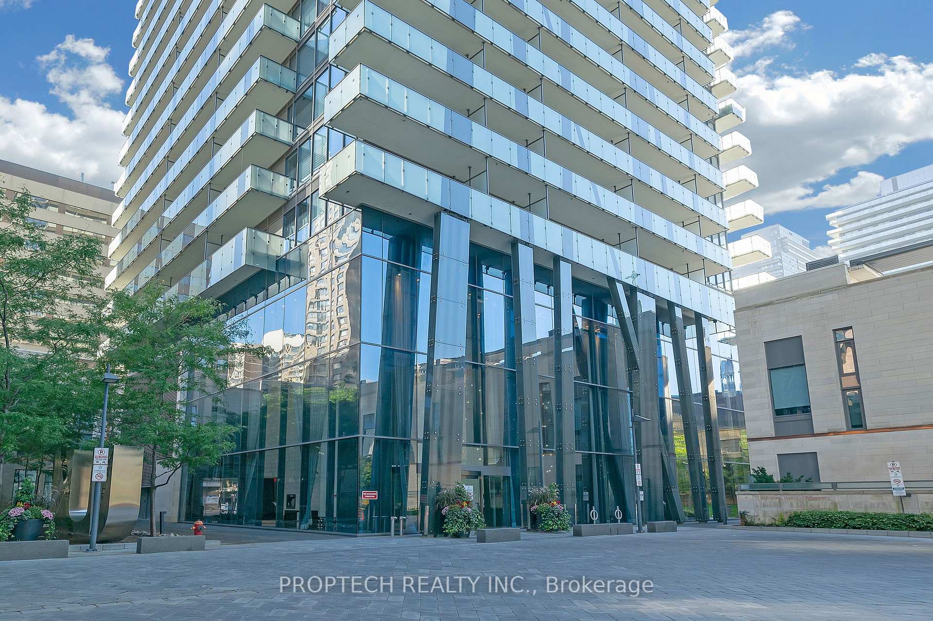 Photo 2 of Unit 1009, 1080 Bay Street, Toronto, Bay Street Corridor — HOMEH