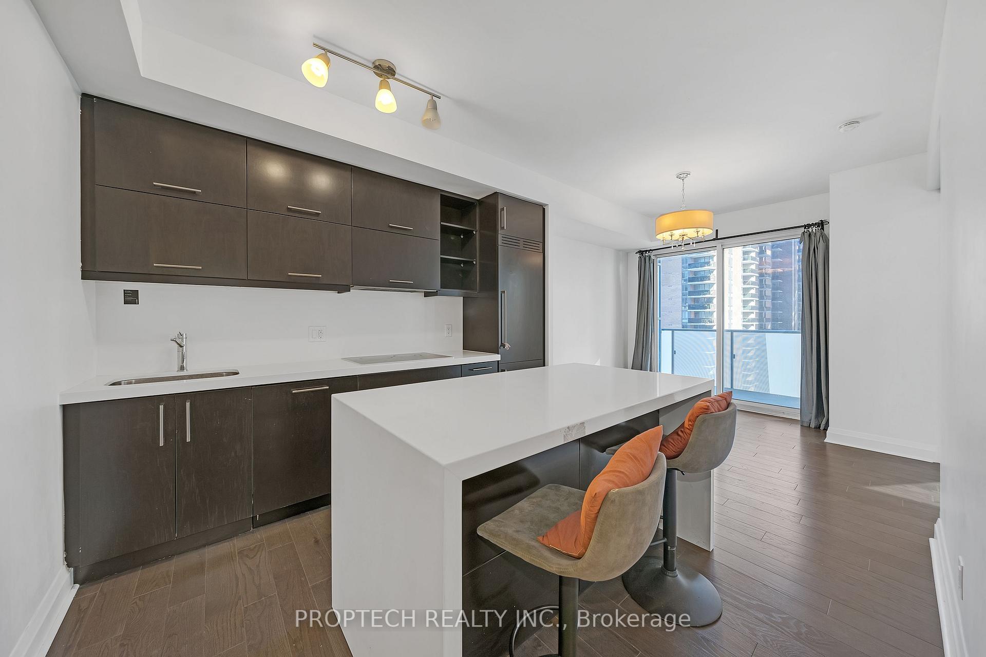 Photo 4 of Unit 1009, 1080 Bay Street, Toronto, Bay Street Corridor — HOMEH