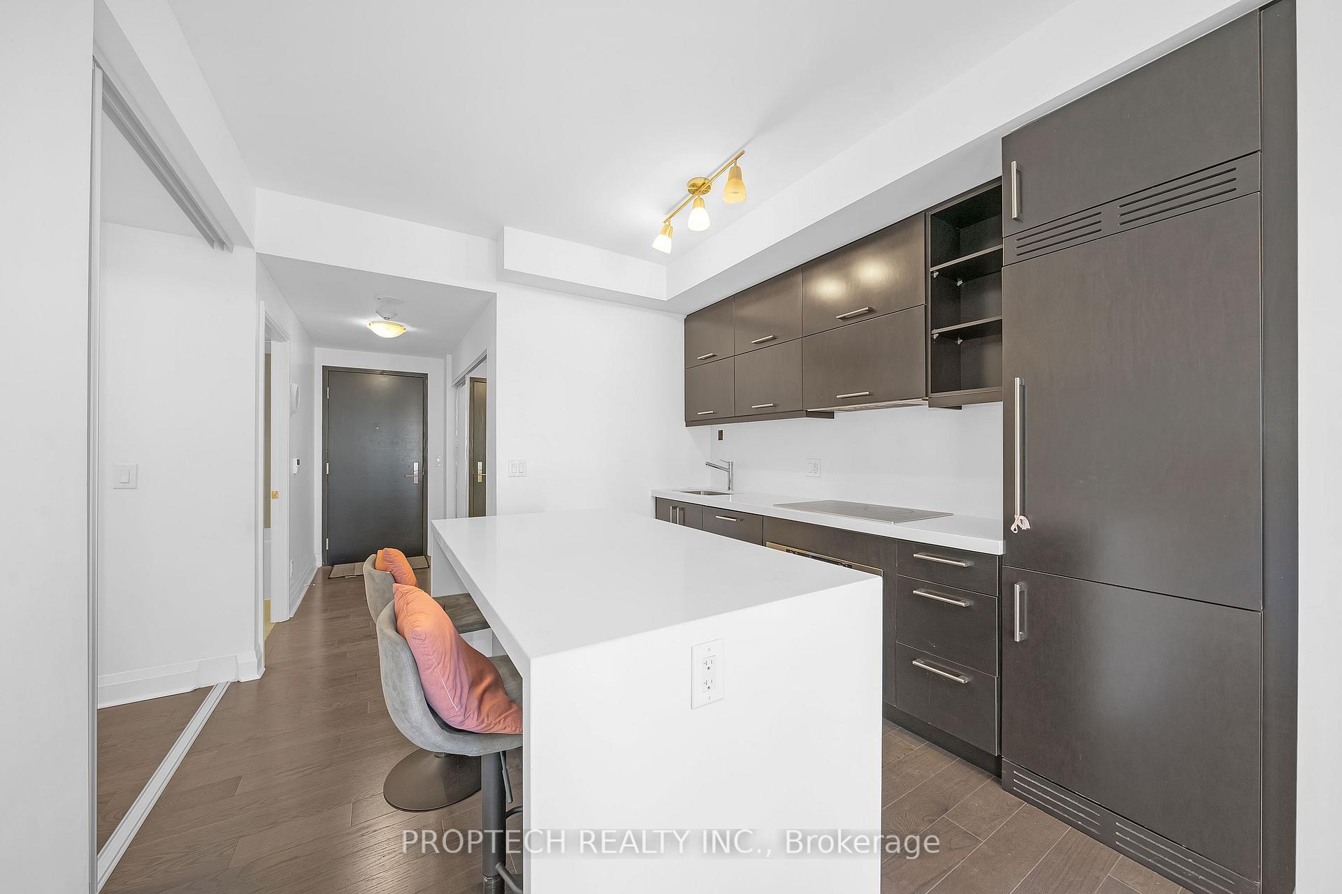Photo 6 of Unit 1009, 1080 Bay Street, Toronto, Bay Street Corridor — HOMEH