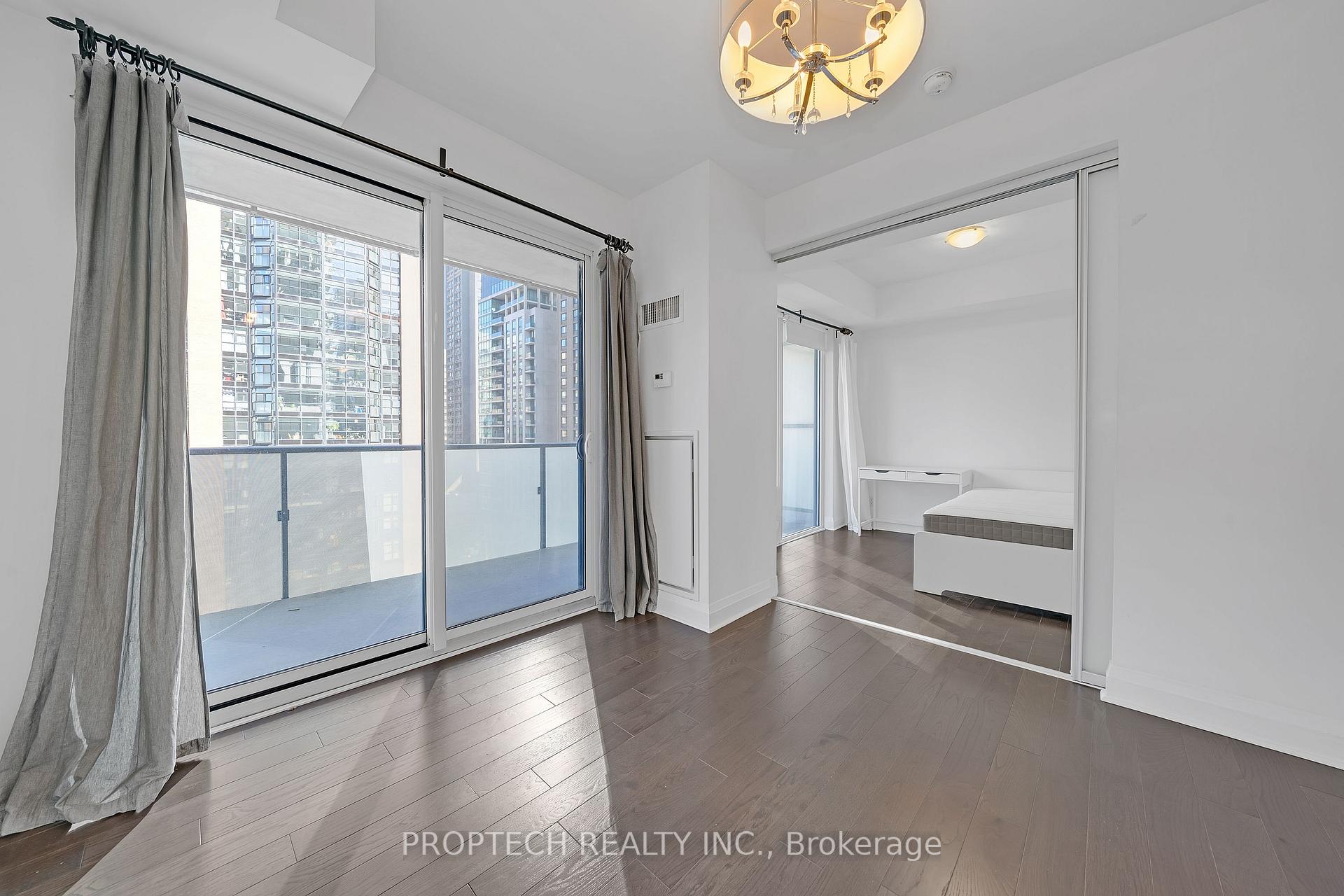 Photo 8 of Unit 1009, 1080 Bay Street, Toronto, Bay Street Corridor — HOMEH