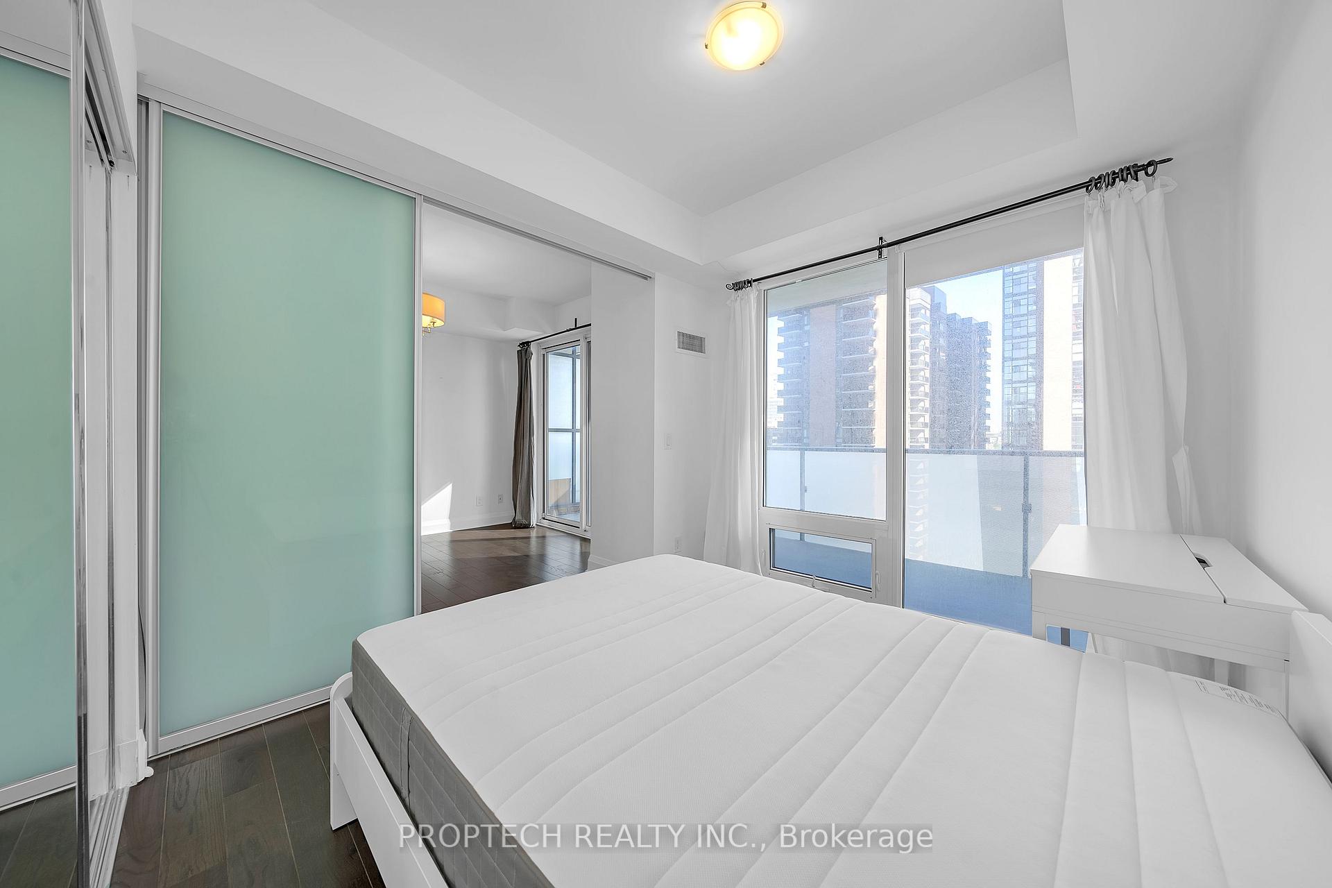 Photo 12 of Unit 1009, 1080 Bay Street, Toronto, Bay Street Corridor — HOMEH