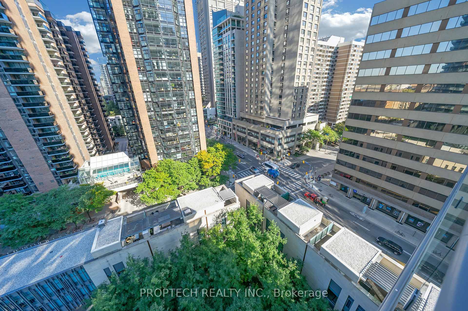 Photo 18 of Unit 1009, 1080 Bay Street, Toronto, Bay Street Corridor — HOMEH