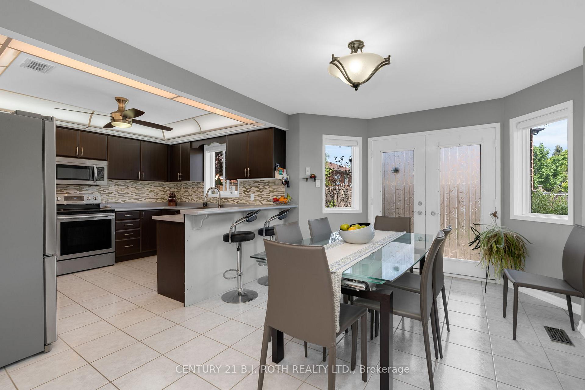 Photo 3 of 36 Benson Drive, Barrie, Northwest — HOMEH