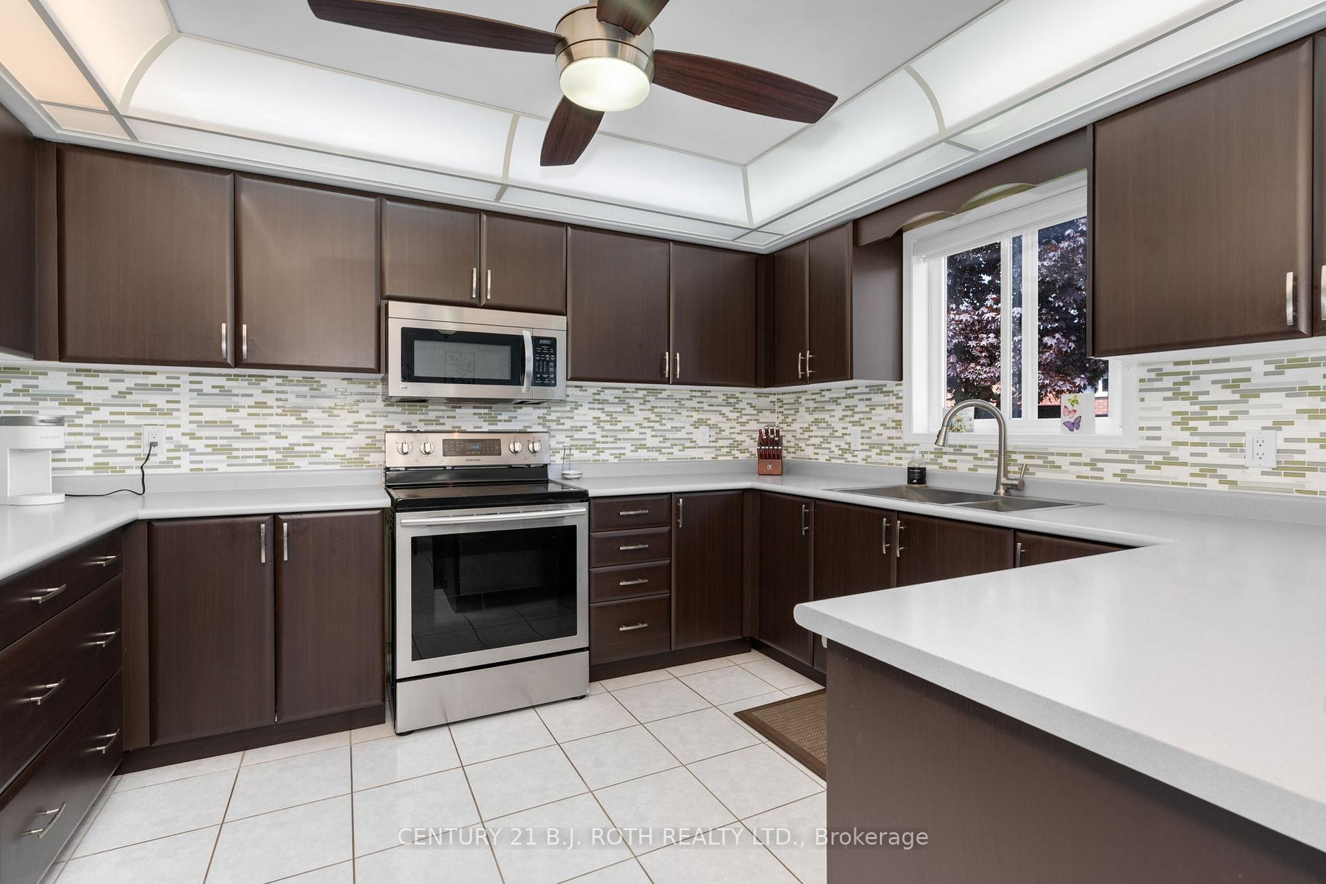 Photo 5 of 36 Benson Drive, Barrie, Northwest — HOMEH