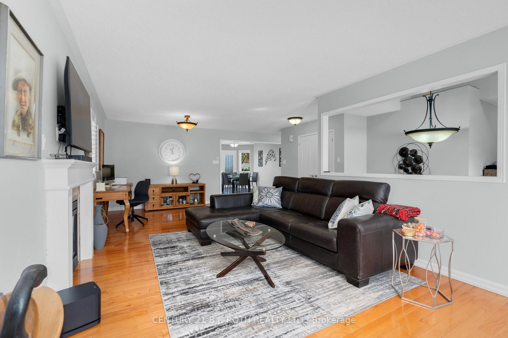 Photo 9 of 36 Benson Drive, Barrie, Northwest — HOMEH