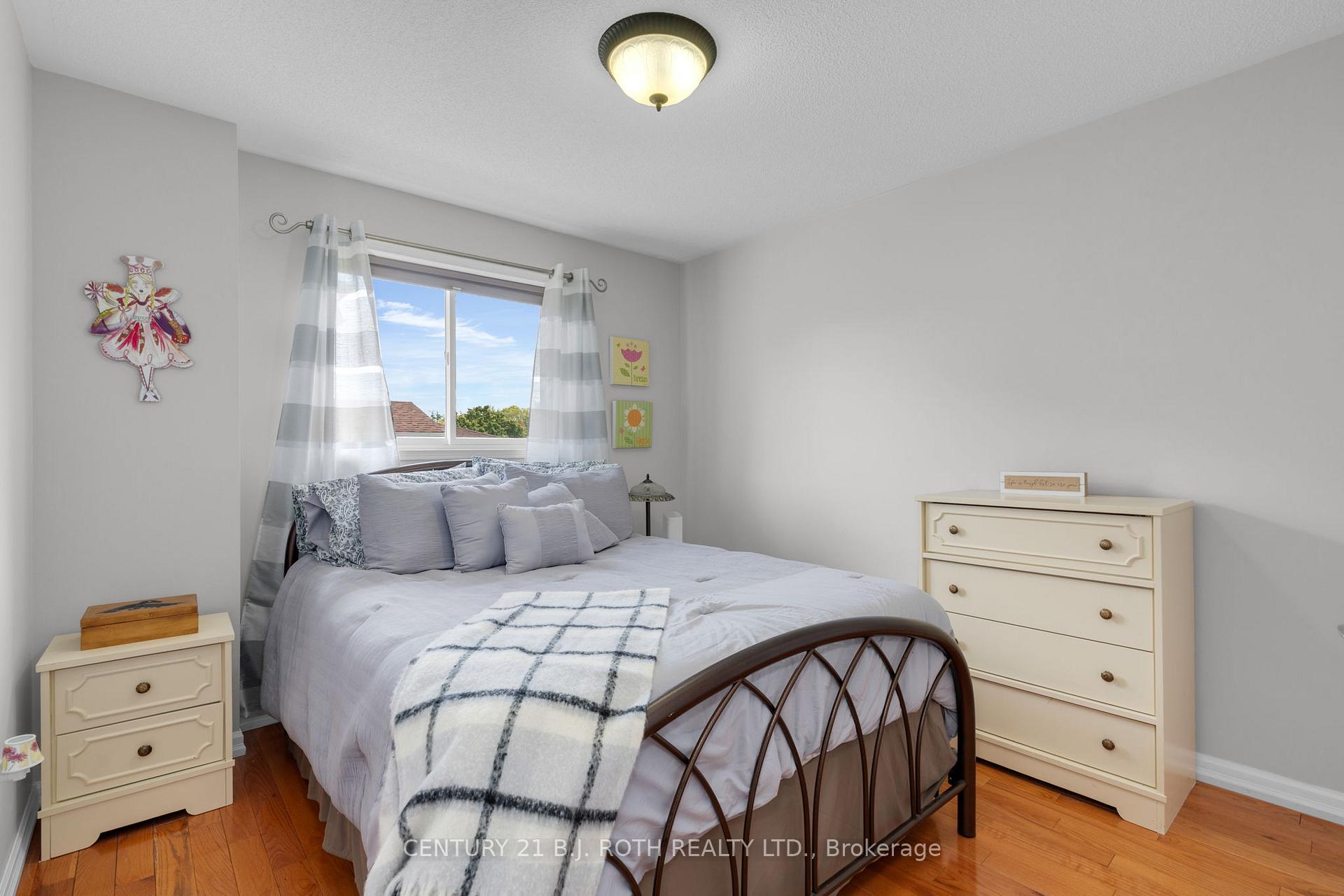 Photo 16 of 36 Benson Drive, Barrie, Northwest — HOMEH