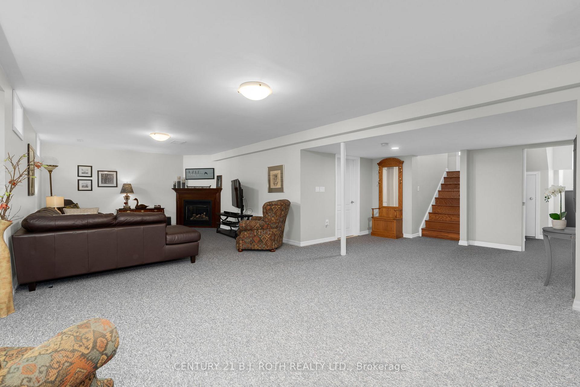 Photo 23 of 36 Benson Drive, Barrie, Northwest — HOMEH