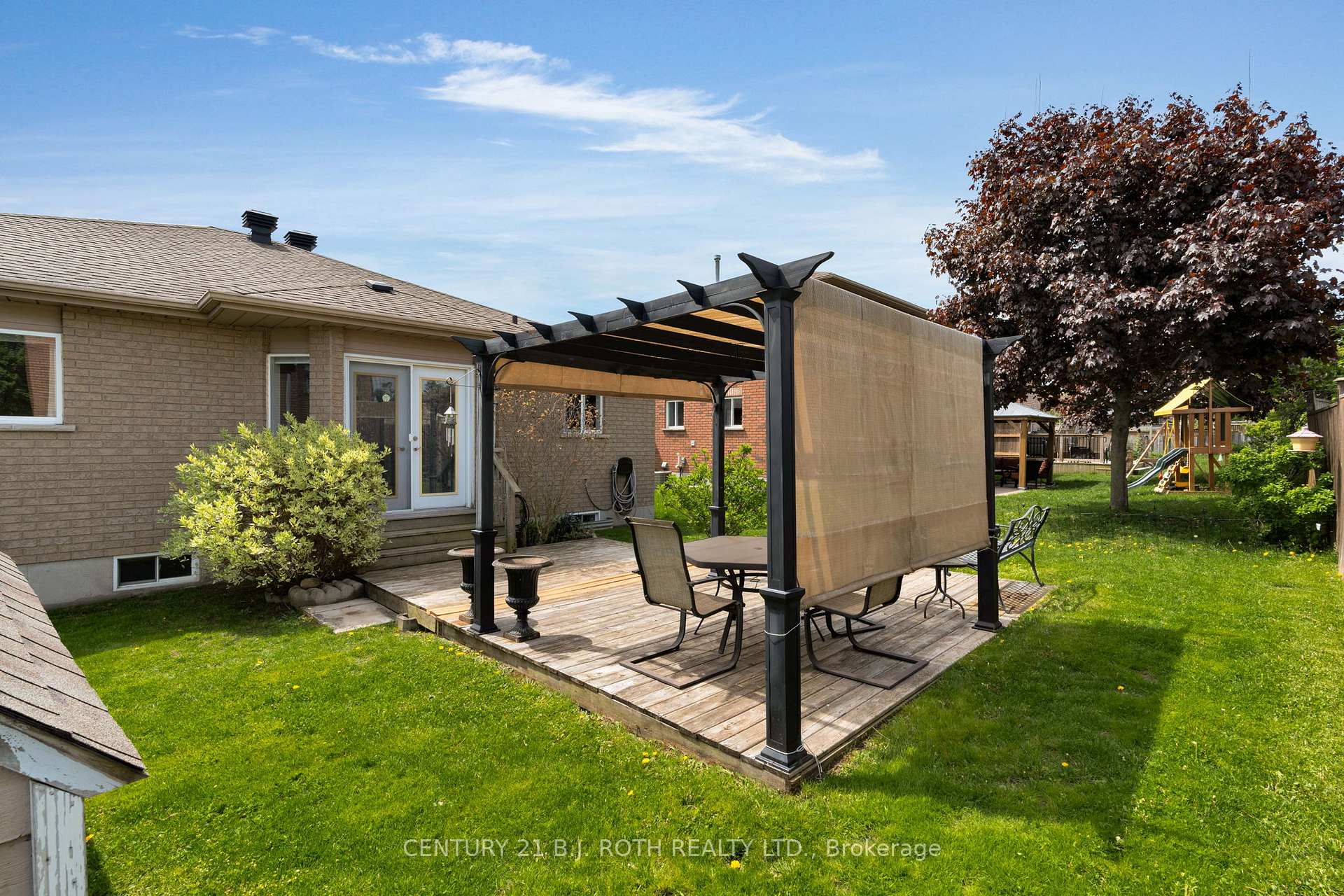 Photo 28 of 36 Benson Drive, Barrie, Northwest — HOMEH