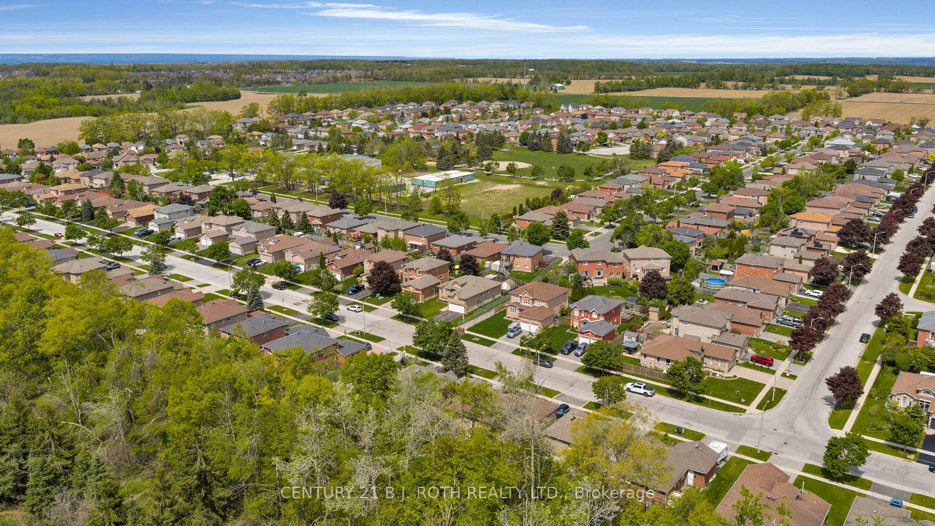 Photo 34 of 36 Benson Drive, Barrie, Northwest — HOMEH
