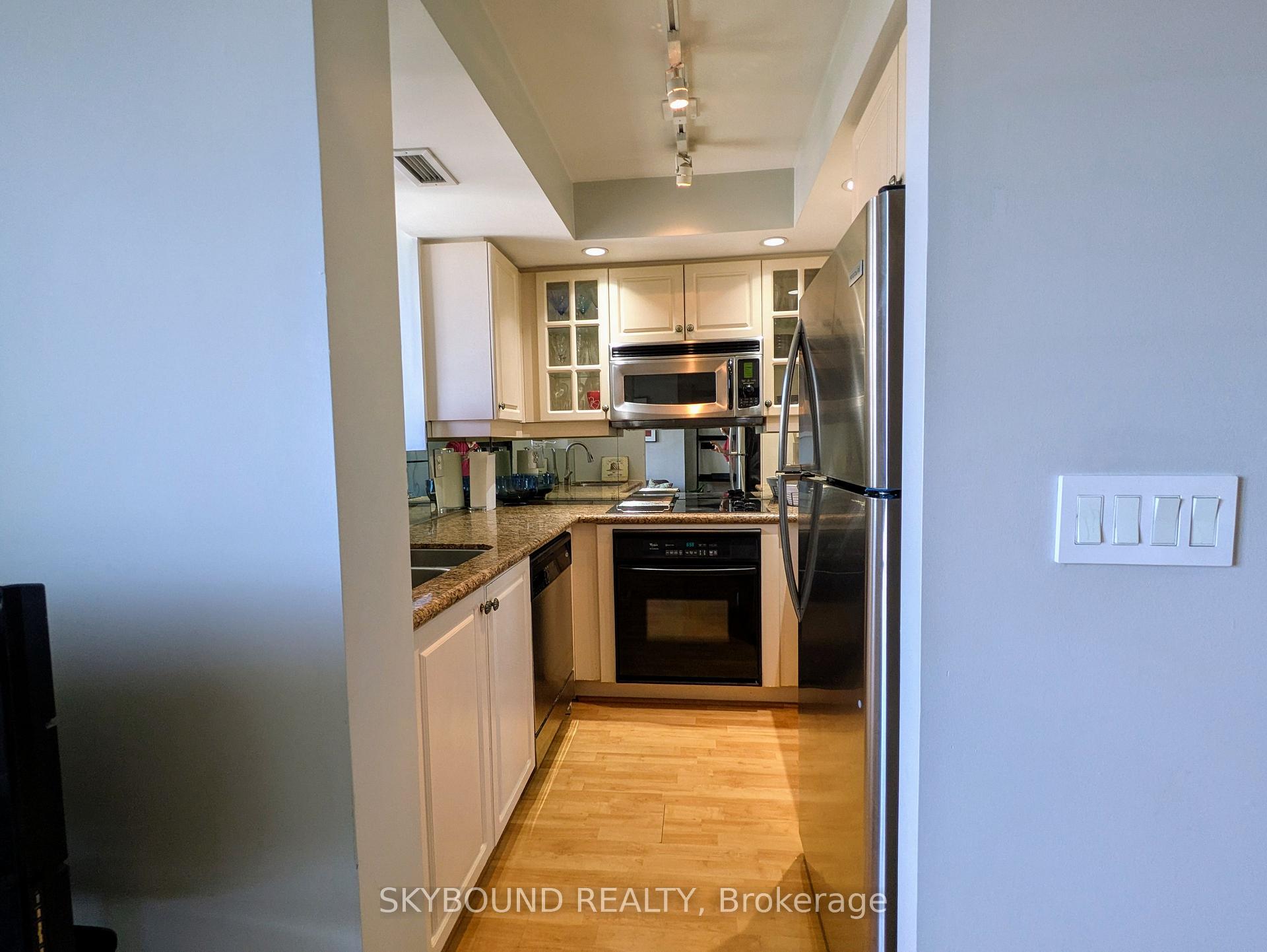 Photo 15 of Unit PH1620, 140 Simcoe Street, Toronto, Waterfront Communities — HOMEH