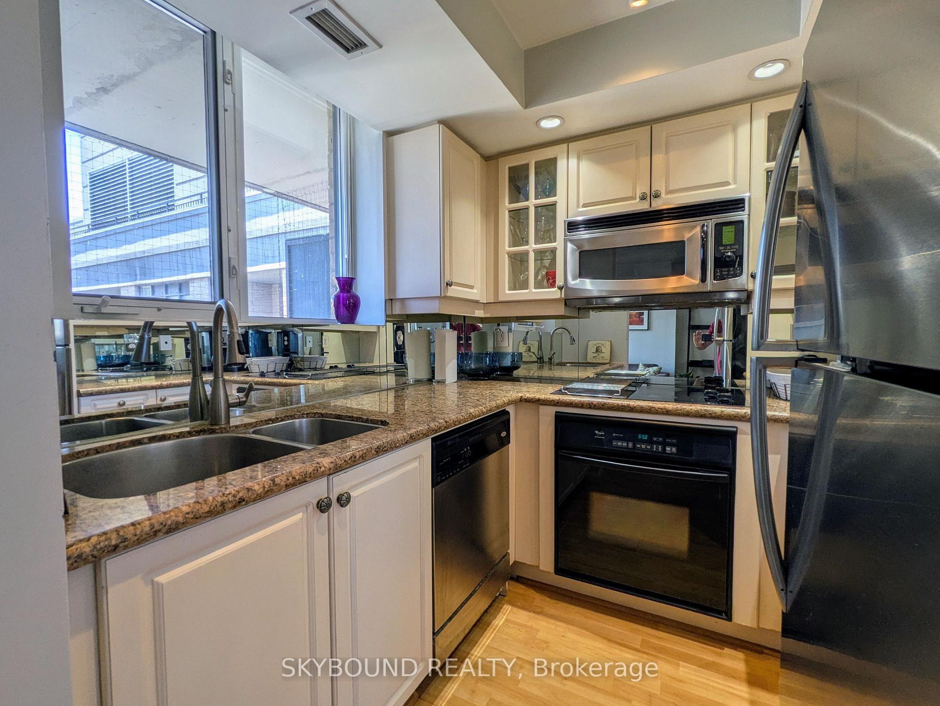 Photo 17 of Unit PH1620, 140 Simcoe Street, Toronto, Waterfront Communities — HOMEH