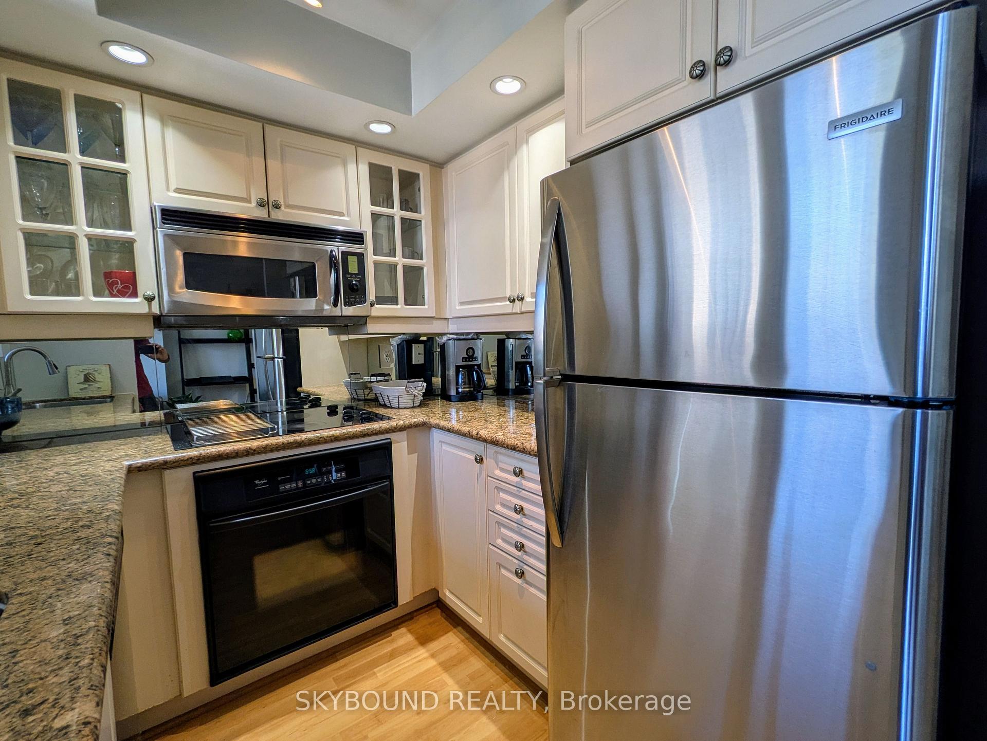 Photo 18 of Unit PH1620, 140 Simcoe Street, Toronto, Waterfront Communities — HOMEH