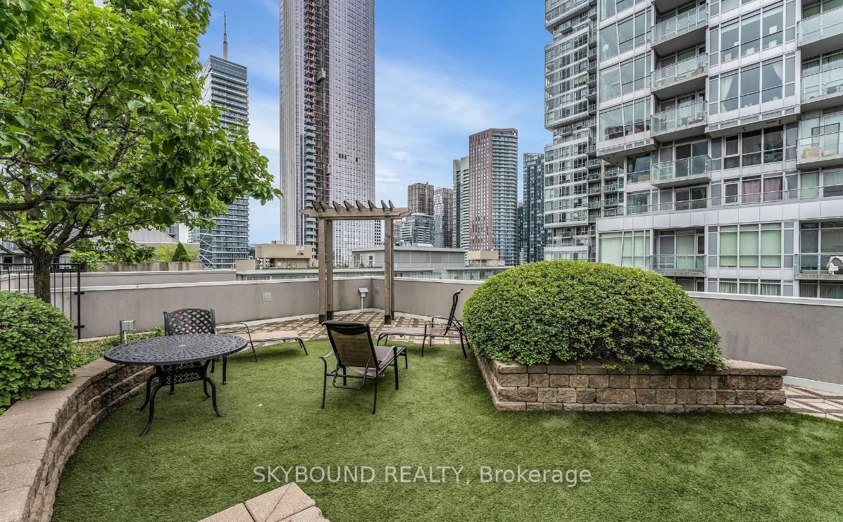 Photo 36 of Unit PH1620, 140 Simcoe Street, Toronto, Waterfront Communities — HOMEH