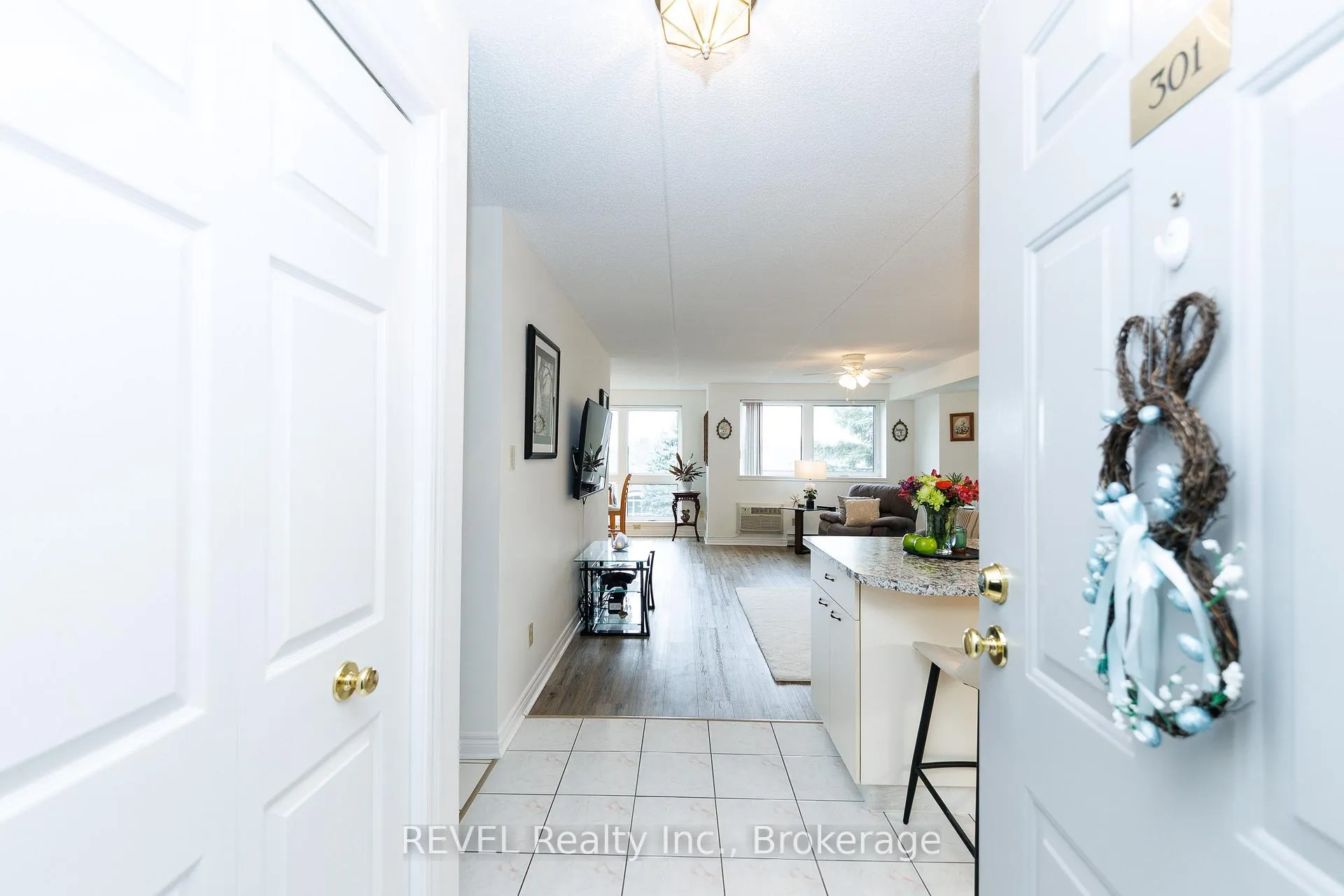 Photo 4 of Unit 301, 3364 Montrose Road, Niagara Falls, Mt. Carmel — HOMEH