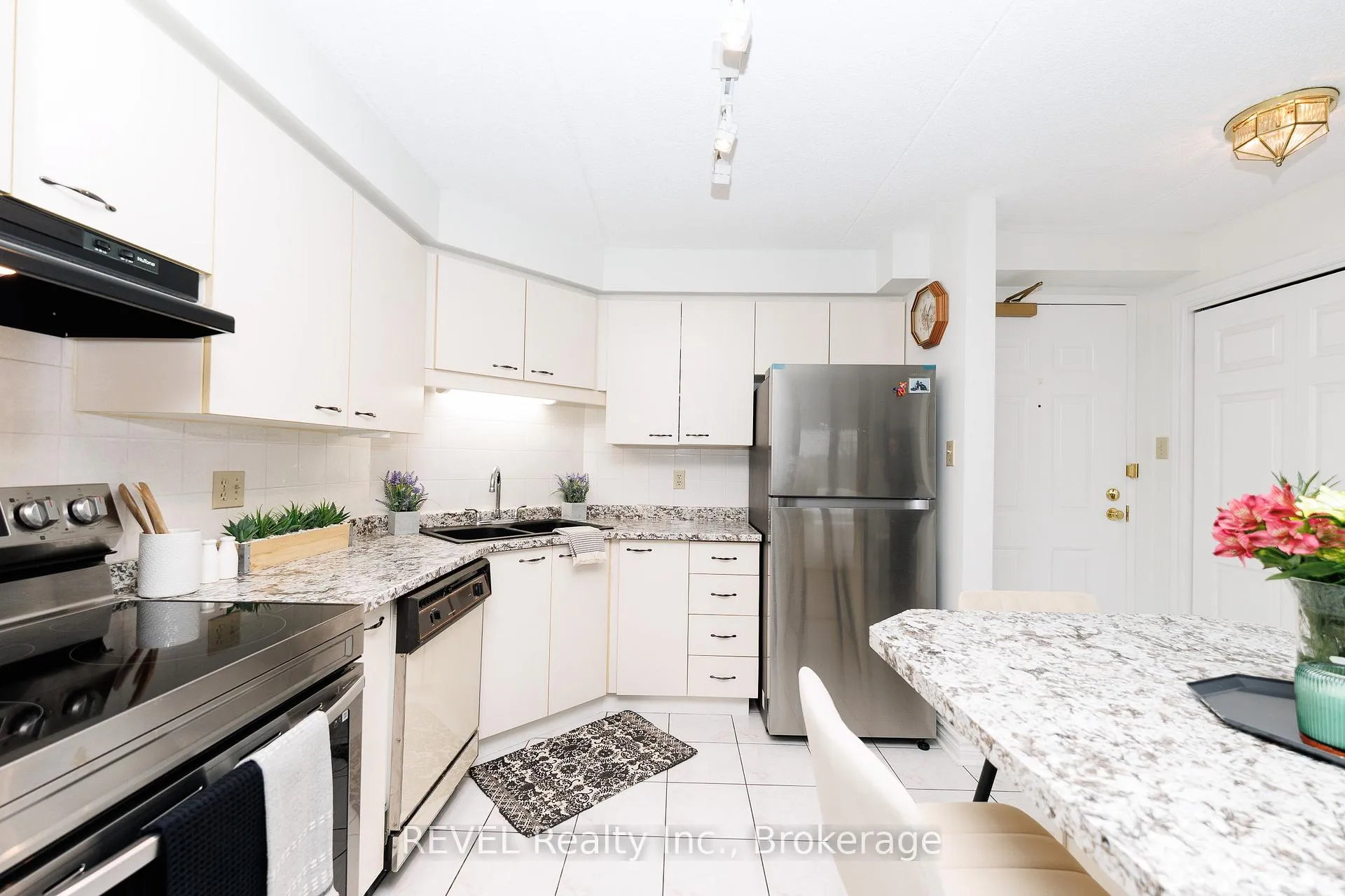 Photo 8 of Unit 301, 3364 Montrose Road, Niagara Falls, Mt. Carmel — HOMEH