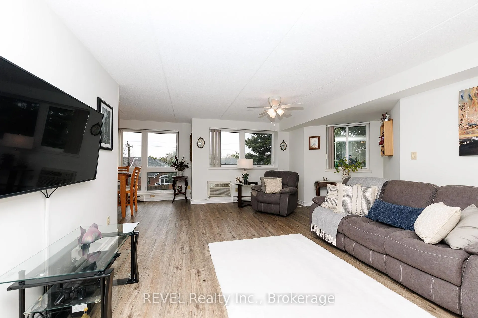 Photo 9 of Unit 301, 3364 Montrose Road, Niagara Falls, Mt. Carmel — HOMEH