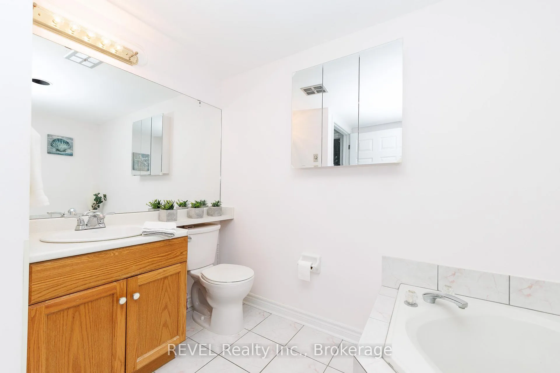 Photo 16 of Unit 301, 3364 Montrose Road, Niagara Falls, Mt. Carmel — HOMEH