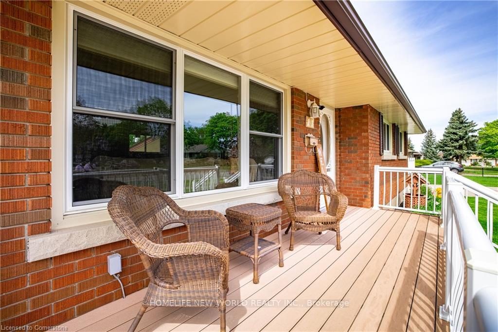 Photo 3 of 11 Glengarry Road, St. Catharines, Oakdale — HOMEH